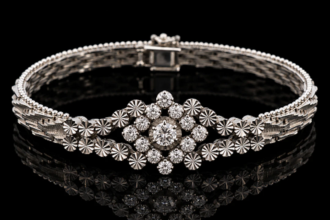 Vintage Art Deco 14K White Gold Bracelet With Diamonds