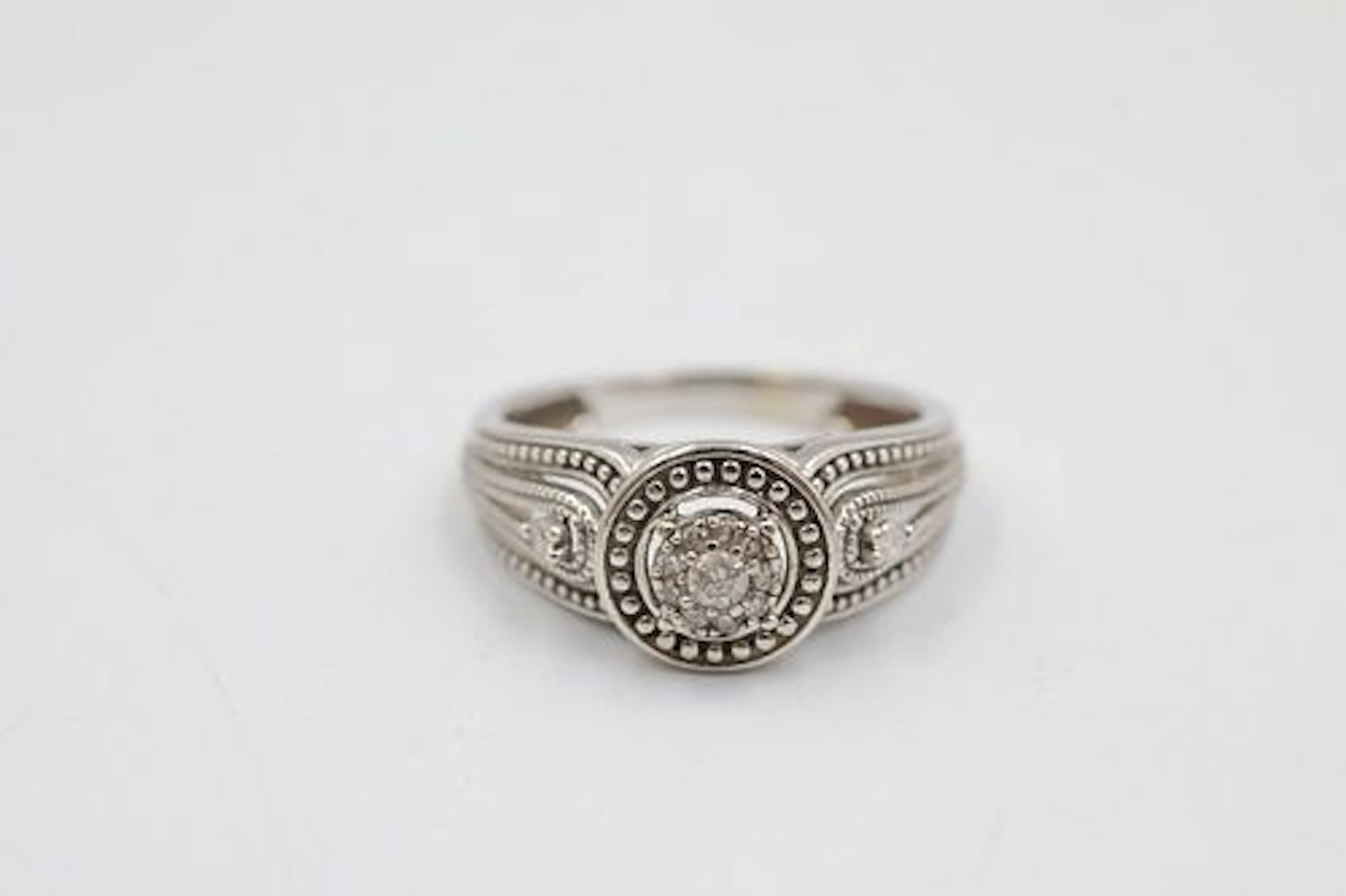 10k White Gold & Cluster Diamond Ring