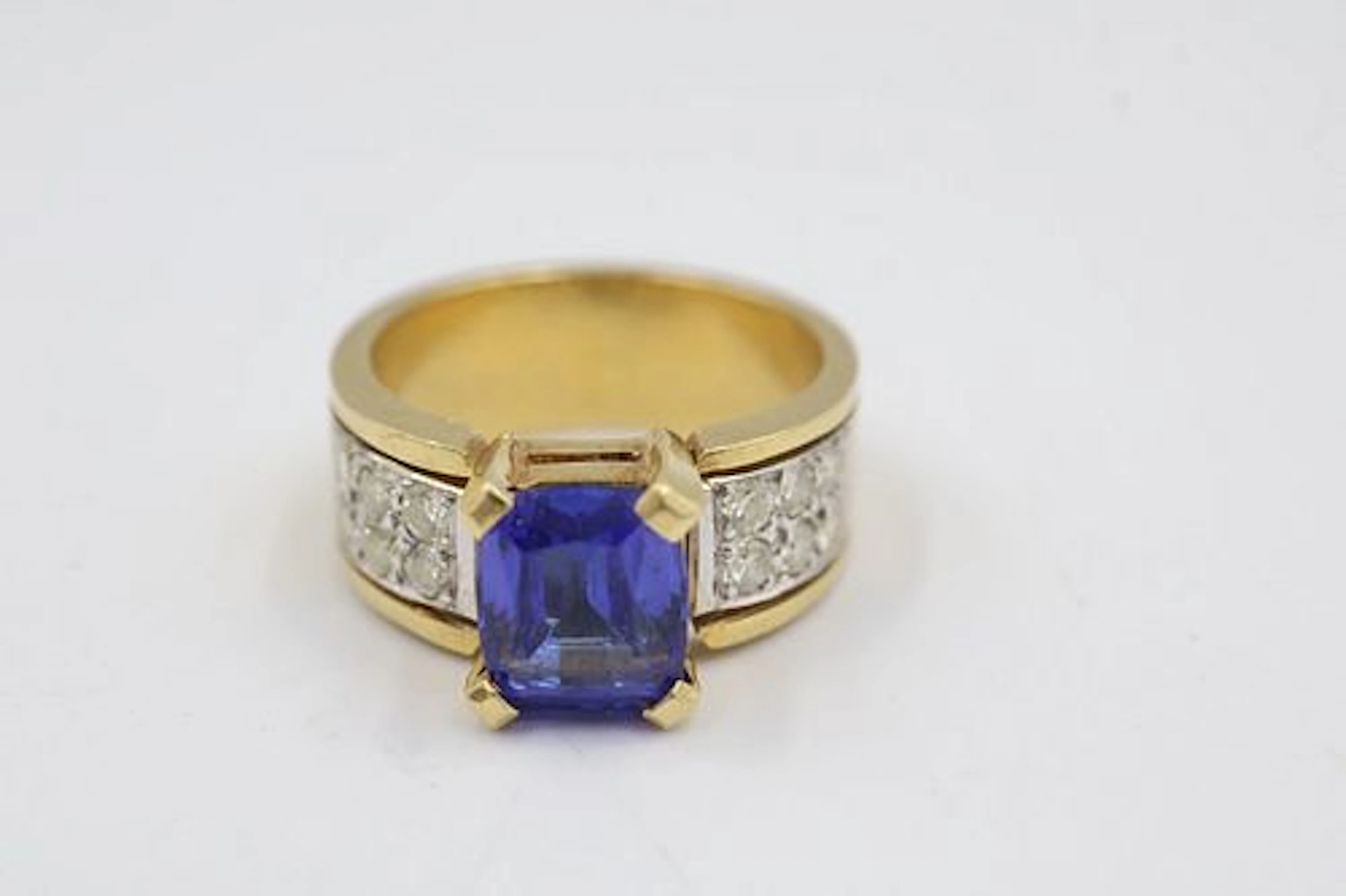 18k Gold, Diamond & Topaz Ring