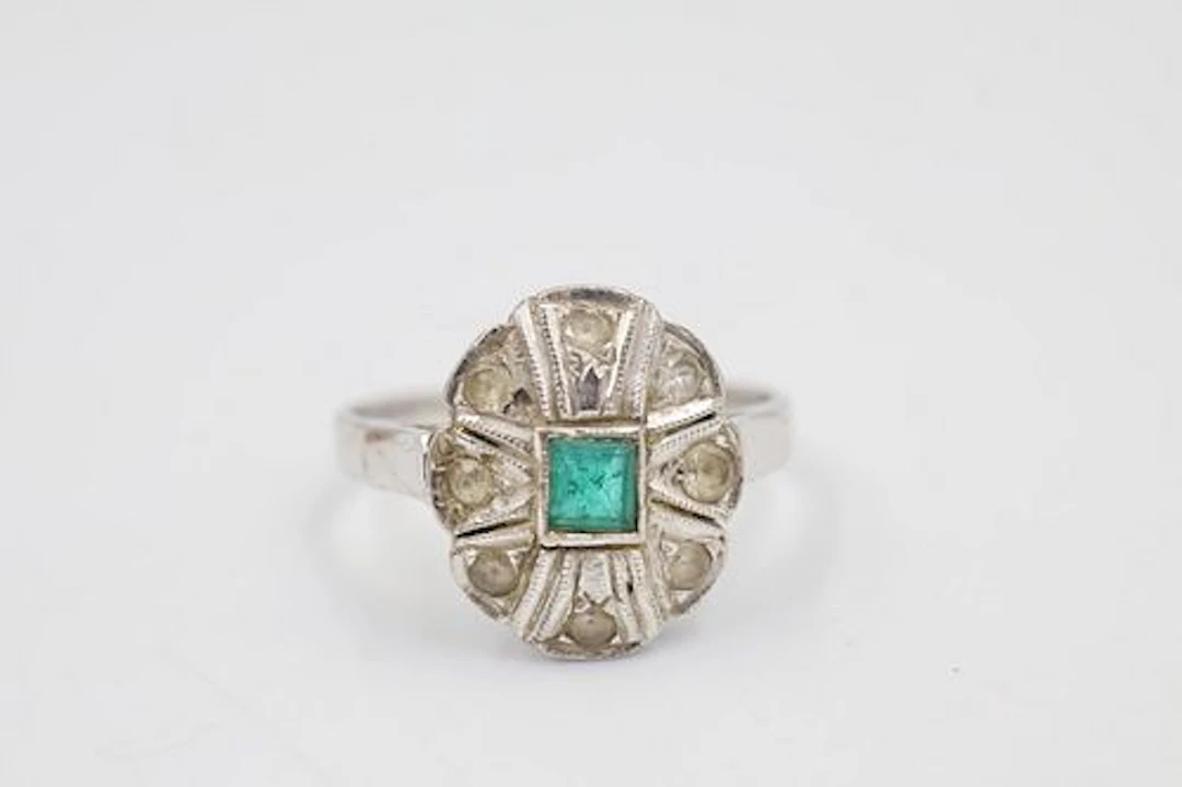 Vintage 10k White Gold Diamond & Emerald Ring