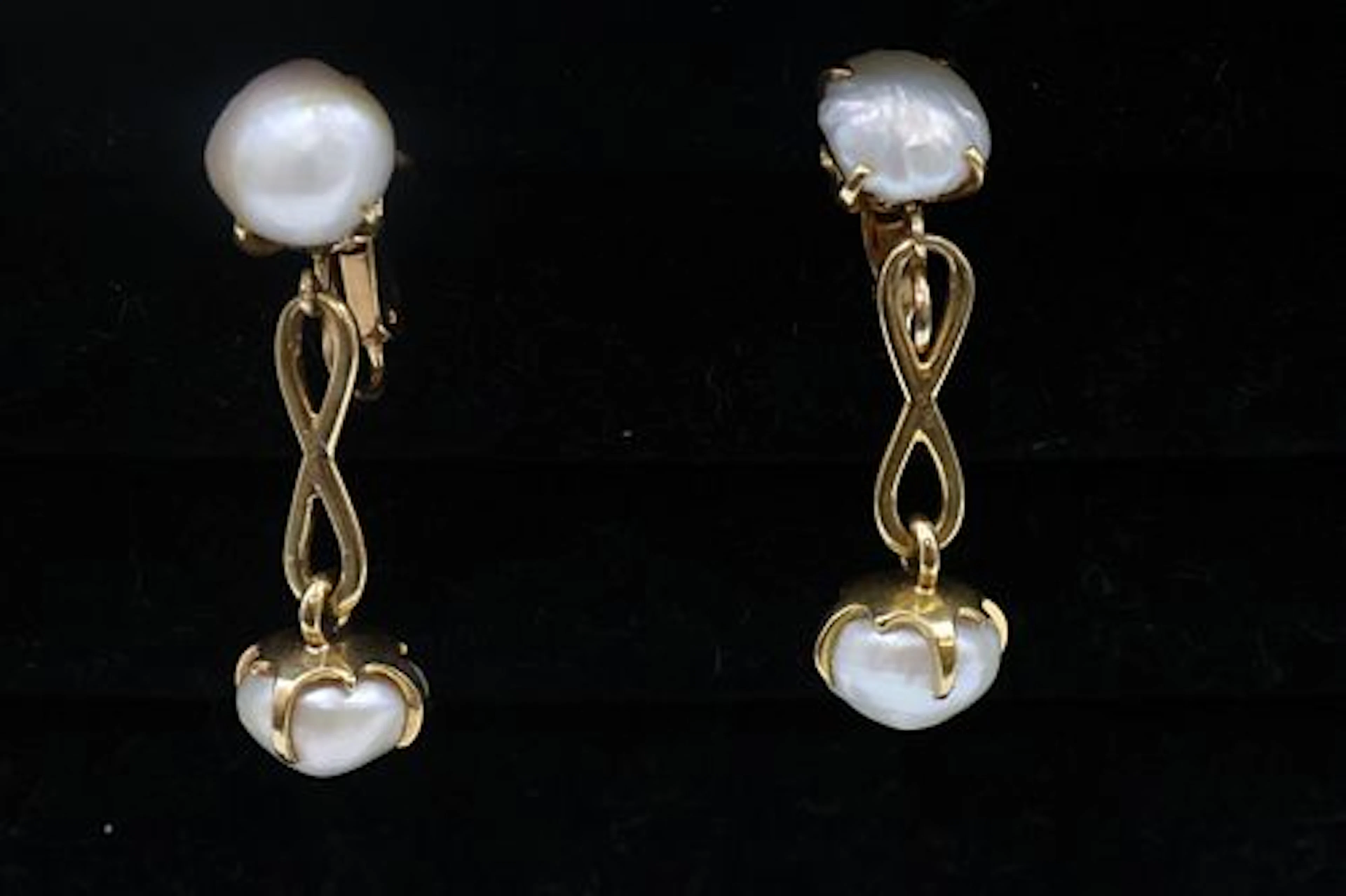 Tiffany & Co Vintage Pearl & Gold earrings