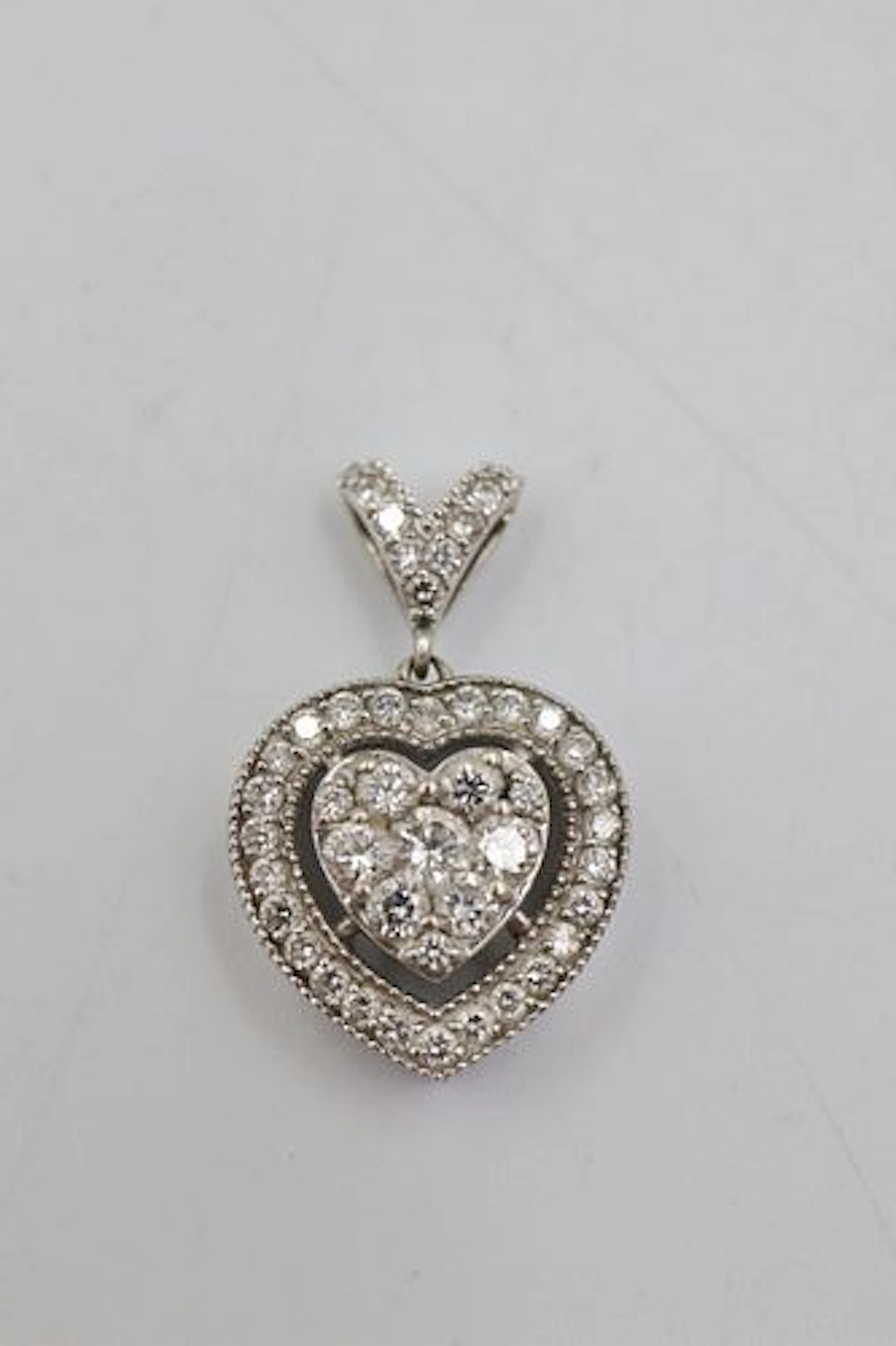 14k White Gold & Diamond Heart Pendant