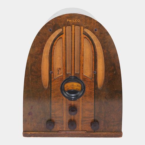 Philco 1930s Art Deco Wooden Cathedral Case Tube Radio Model 37-60