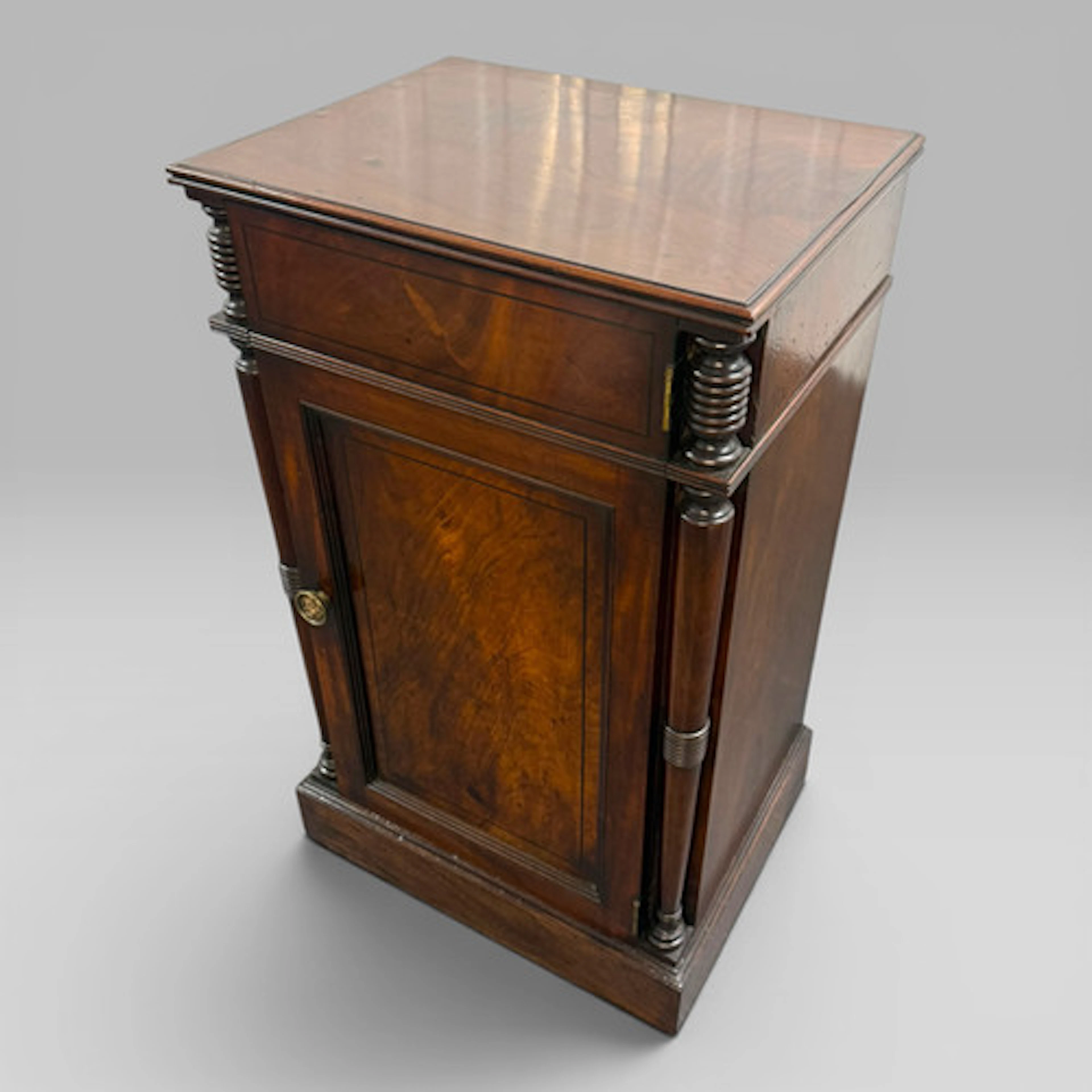 Rare Regency Mahogany Plate-Warmer Pedestal Attributed to Gillows
