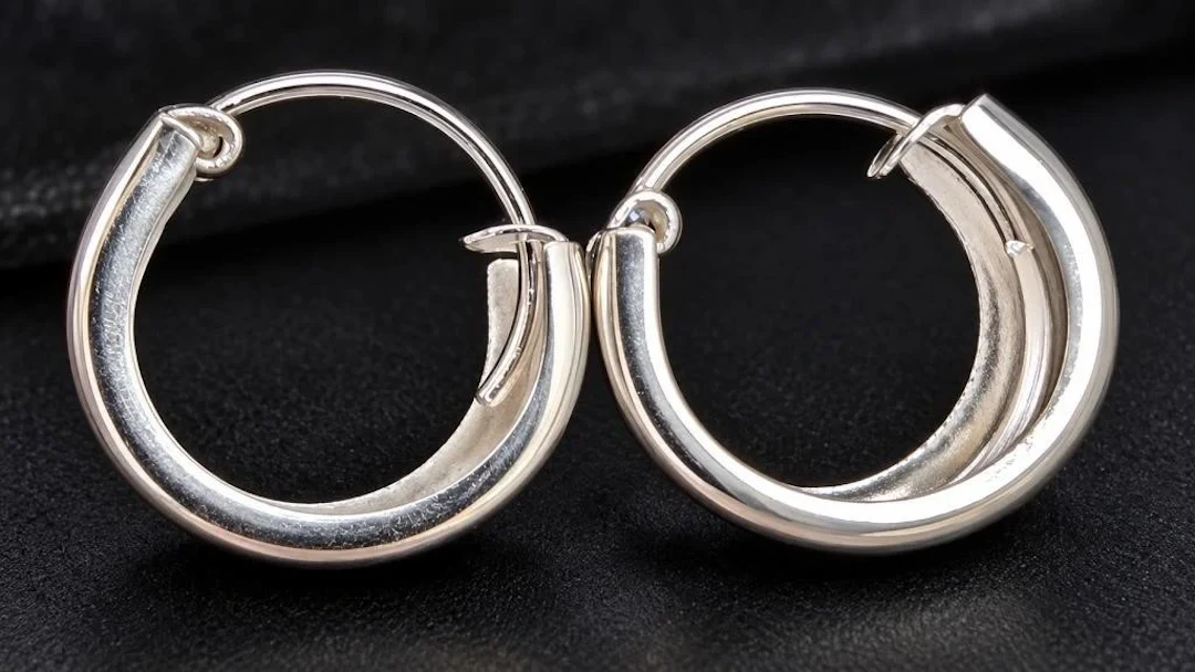 $30, silver(1.3g), earring, retail value $30