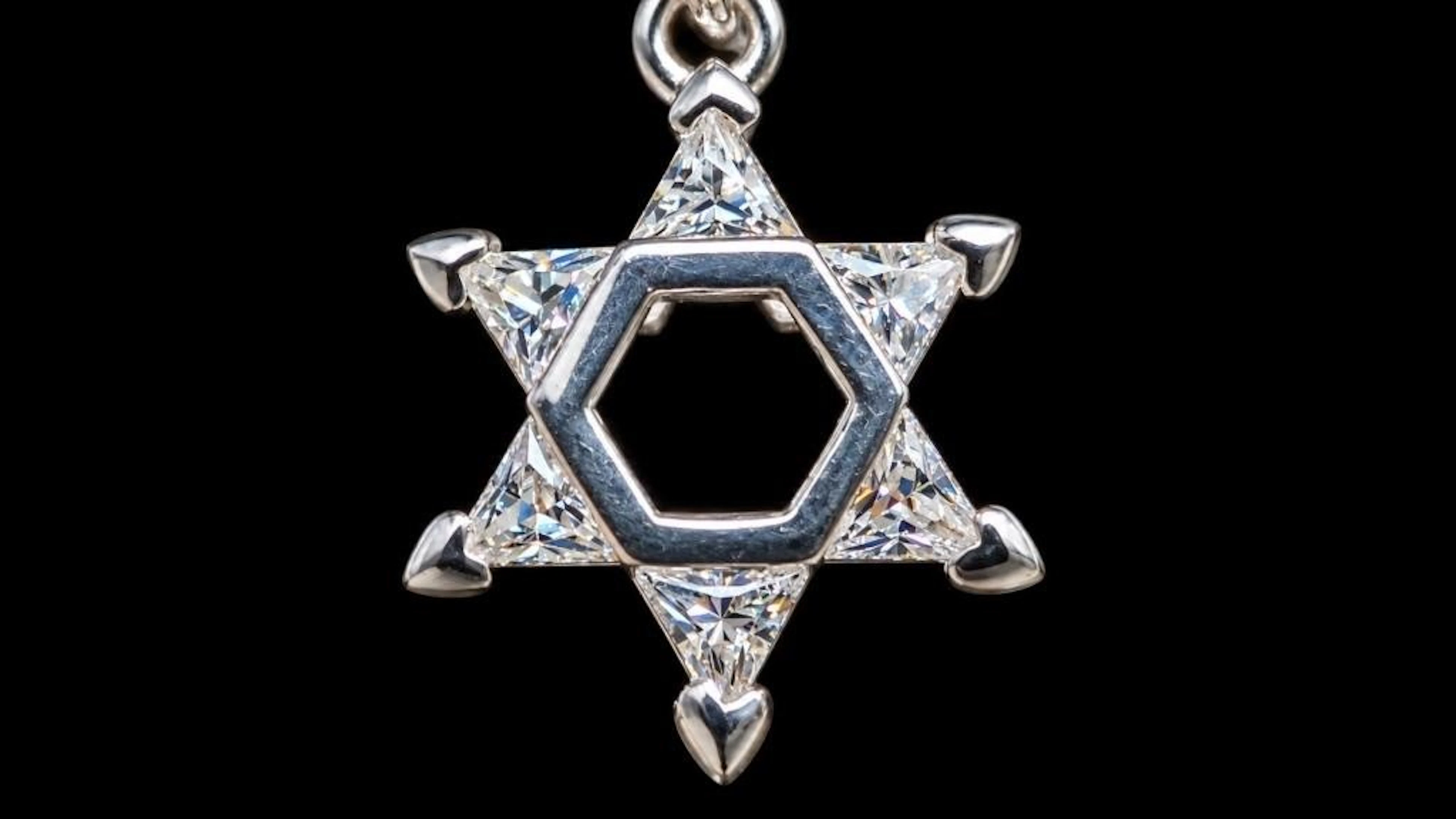 $70, silver(2g), pendant, retail value $70