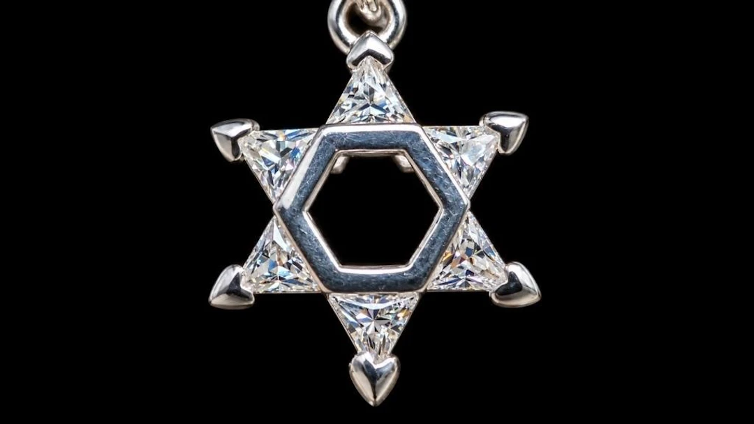$70, silver(2g), pendant, retail value $70