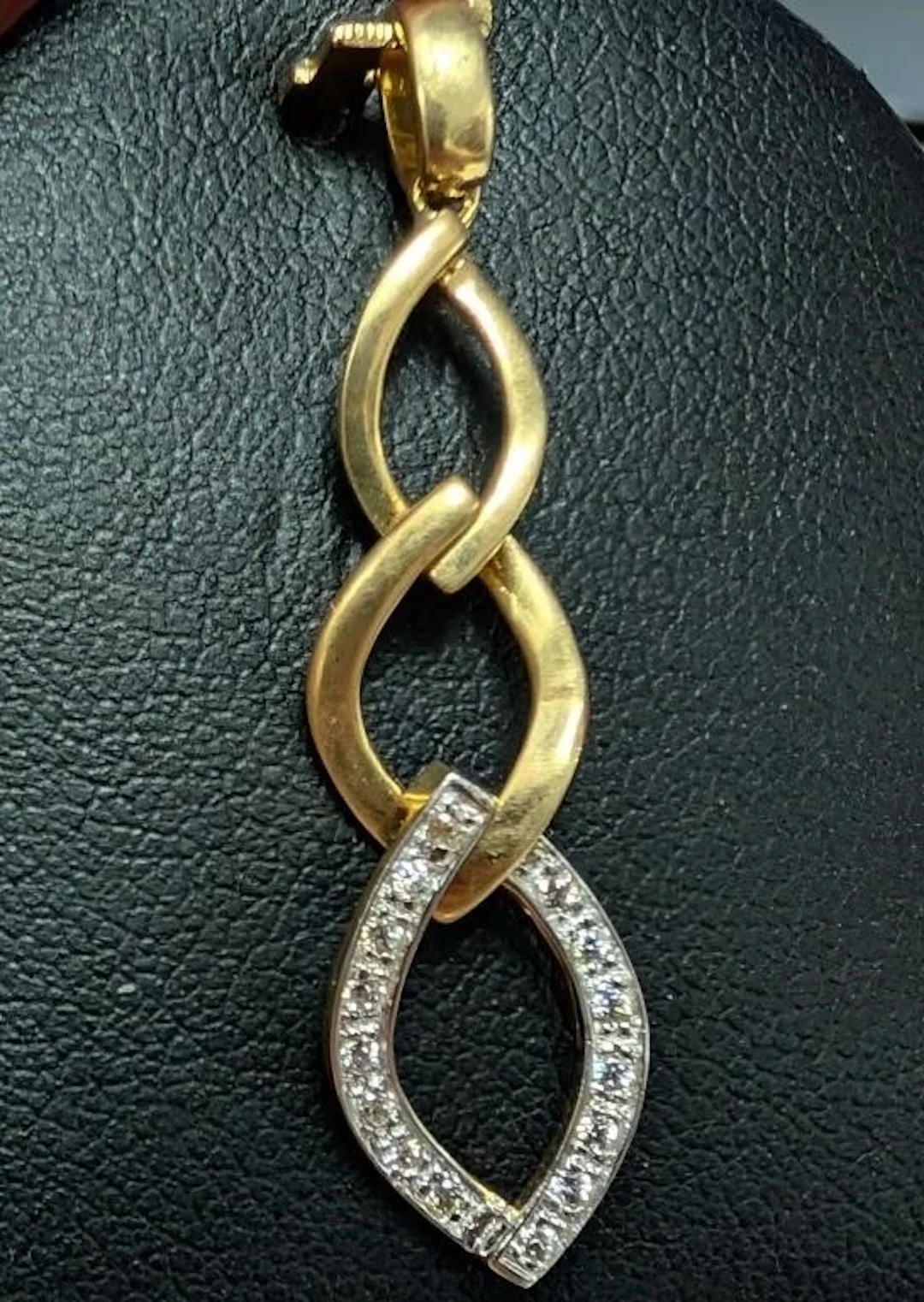 $1200, 10k(1.8g), cz pendant, retail value $1200