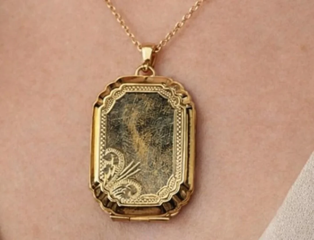 $1800 10K 3.4g Pendant