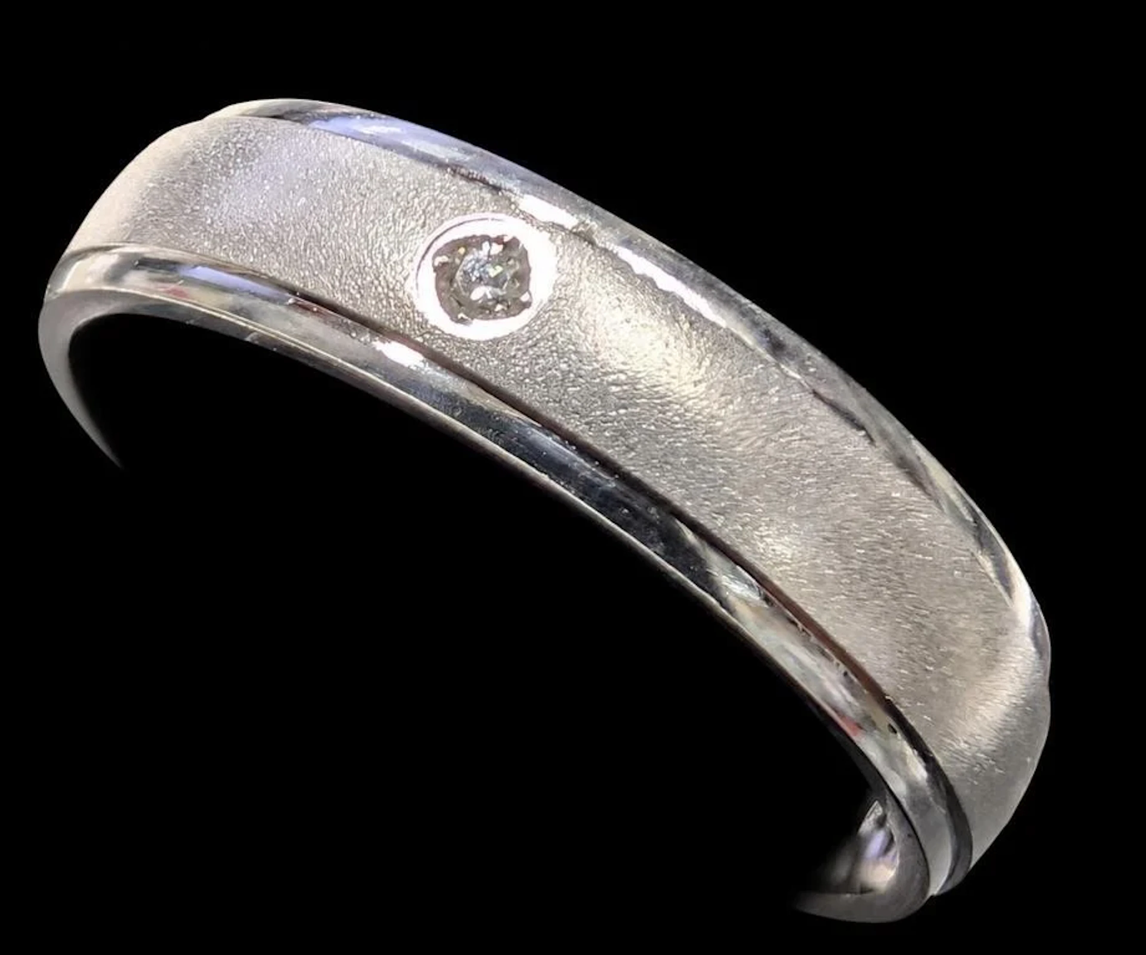 $1600 10K 2.8G Diamond(0.01ct) Ring
