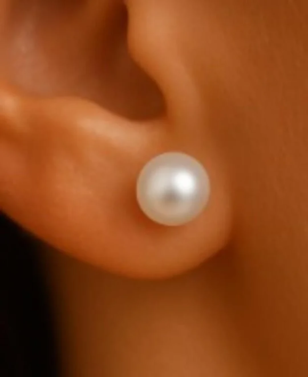 $60, SILVER PEARL EARRING, retail value $60