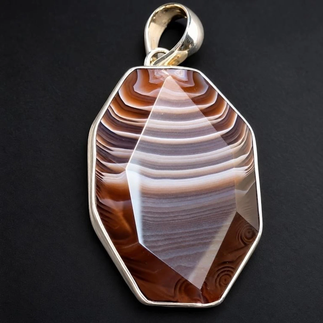 $250, silver (24.36g), agate pendant, retail value