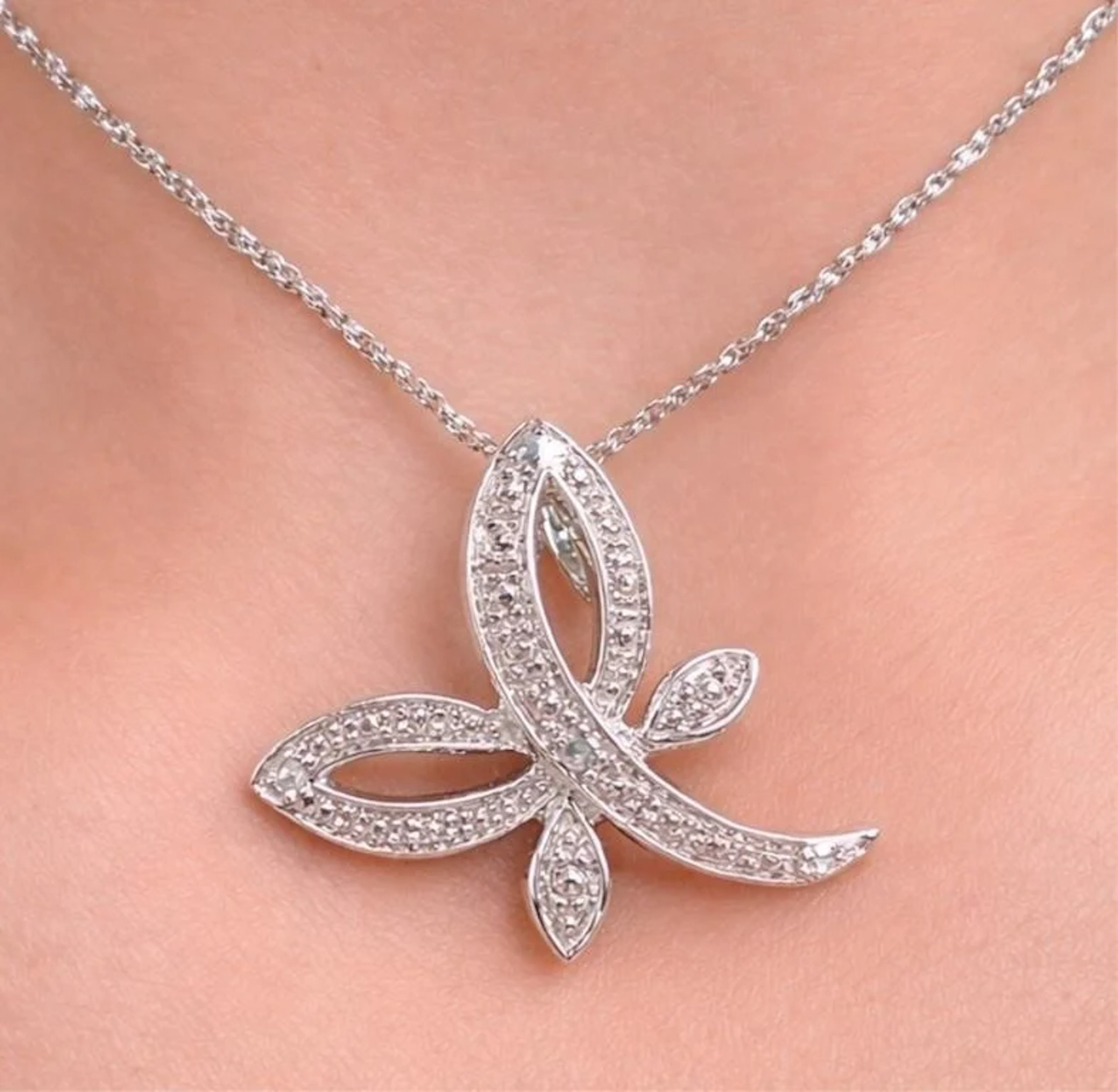 $2200, 14k(2.6g), natural diamond (0.03ct) necklac