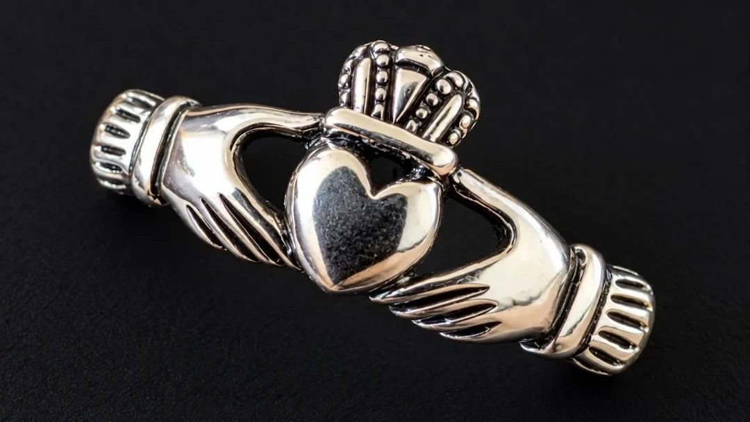 $60, silver(1.7g), ring, size , retail value $60