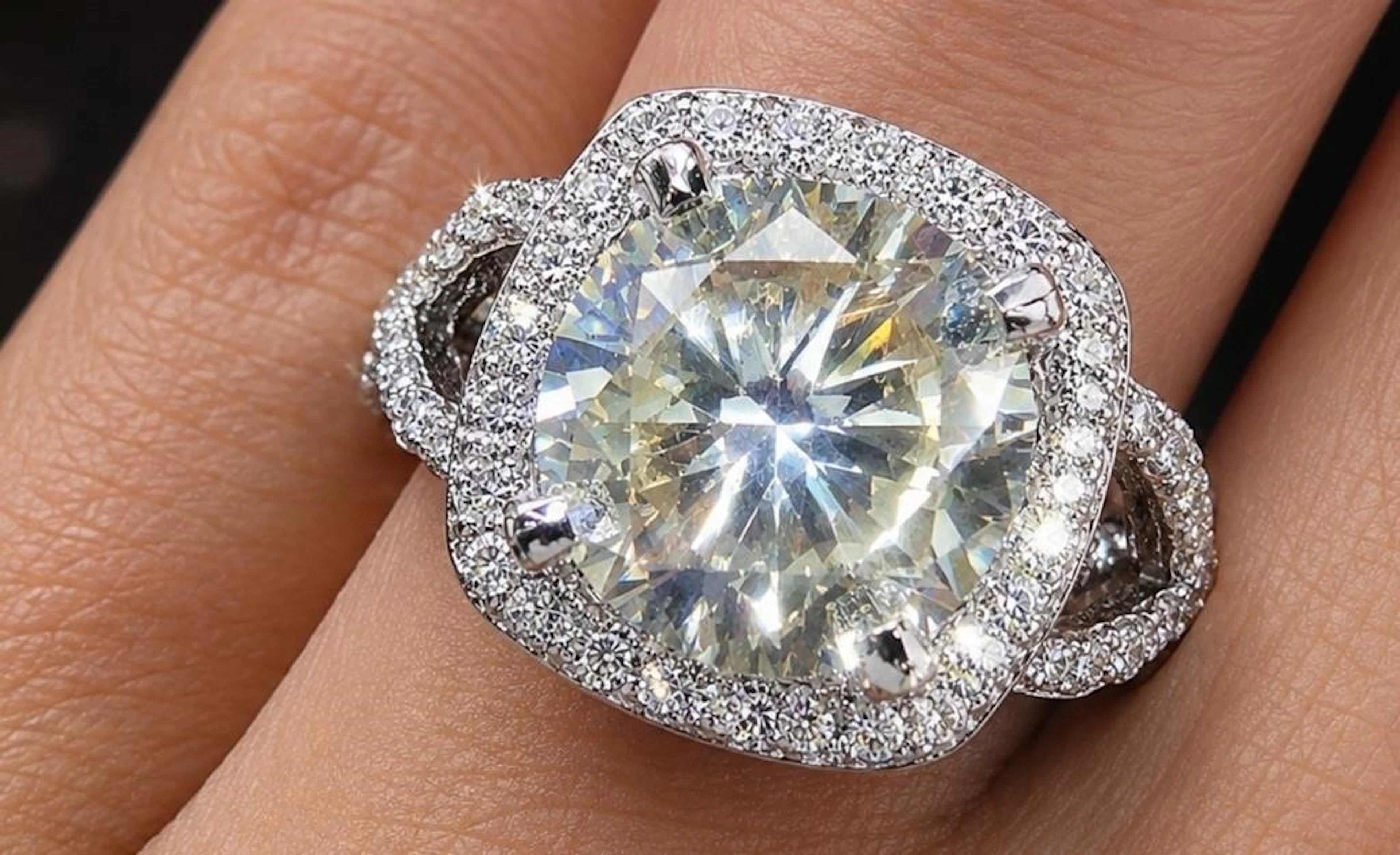 $23180, 14k(5.25g), natural color diamond (2.5+0.