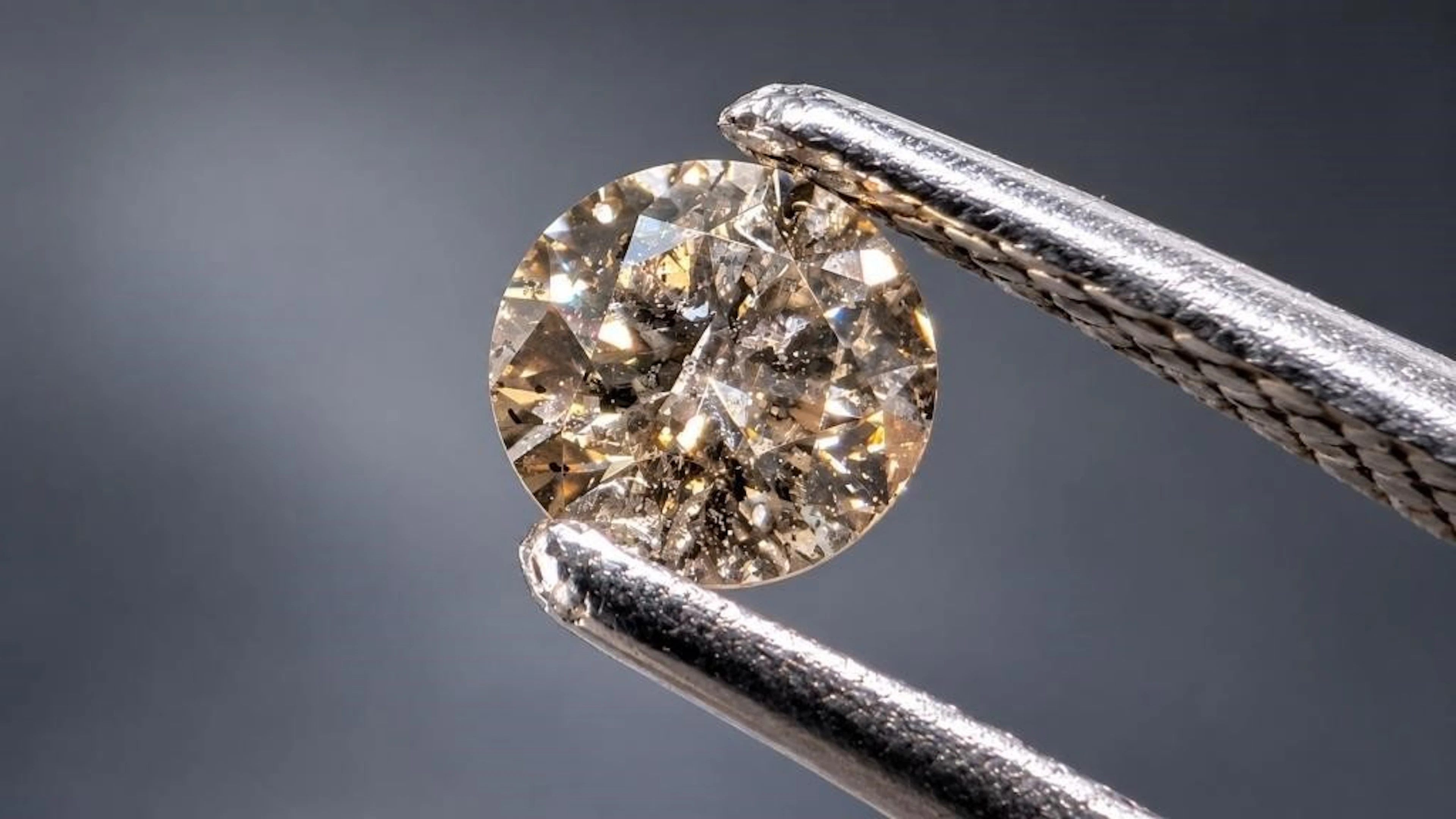 $300, Natural champagne color diamond (0.2ct)gemst