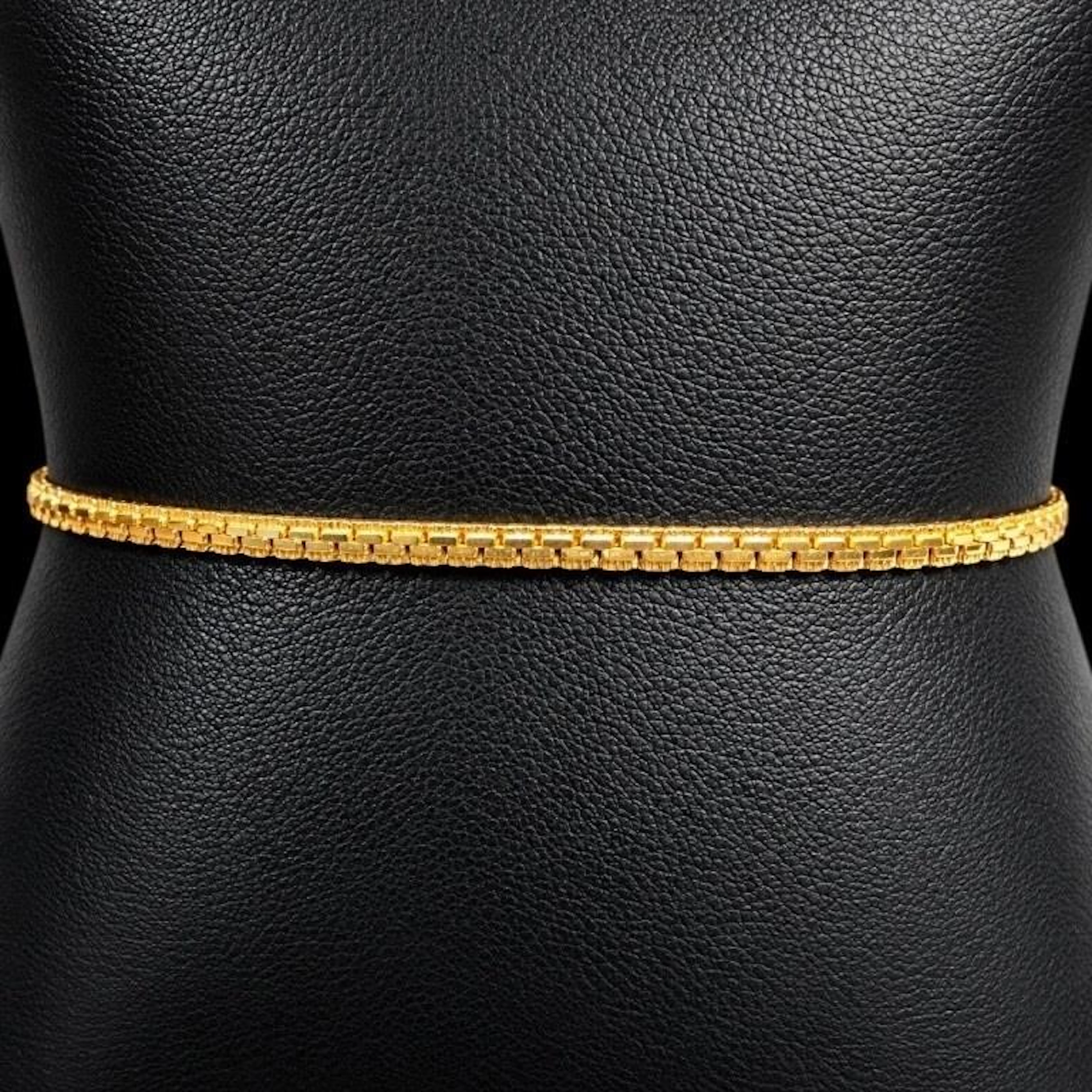 $900, 10k(1.23g), bracelet 7.25", retail value $9