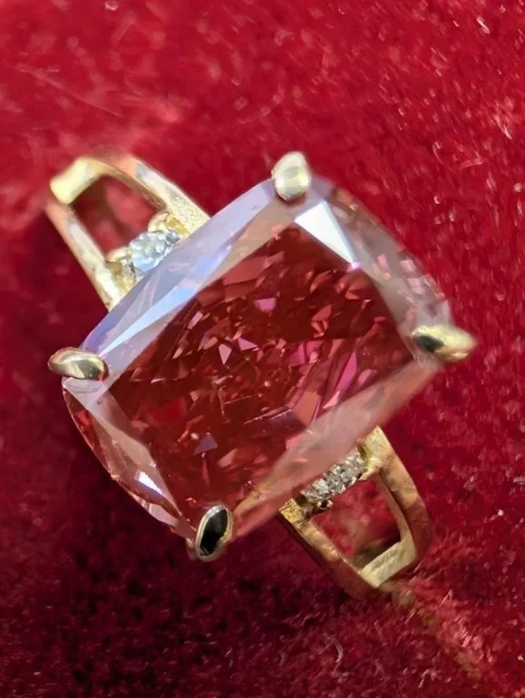 10k(1.7g), lab diamond (2ct), diamond (0.03ct)