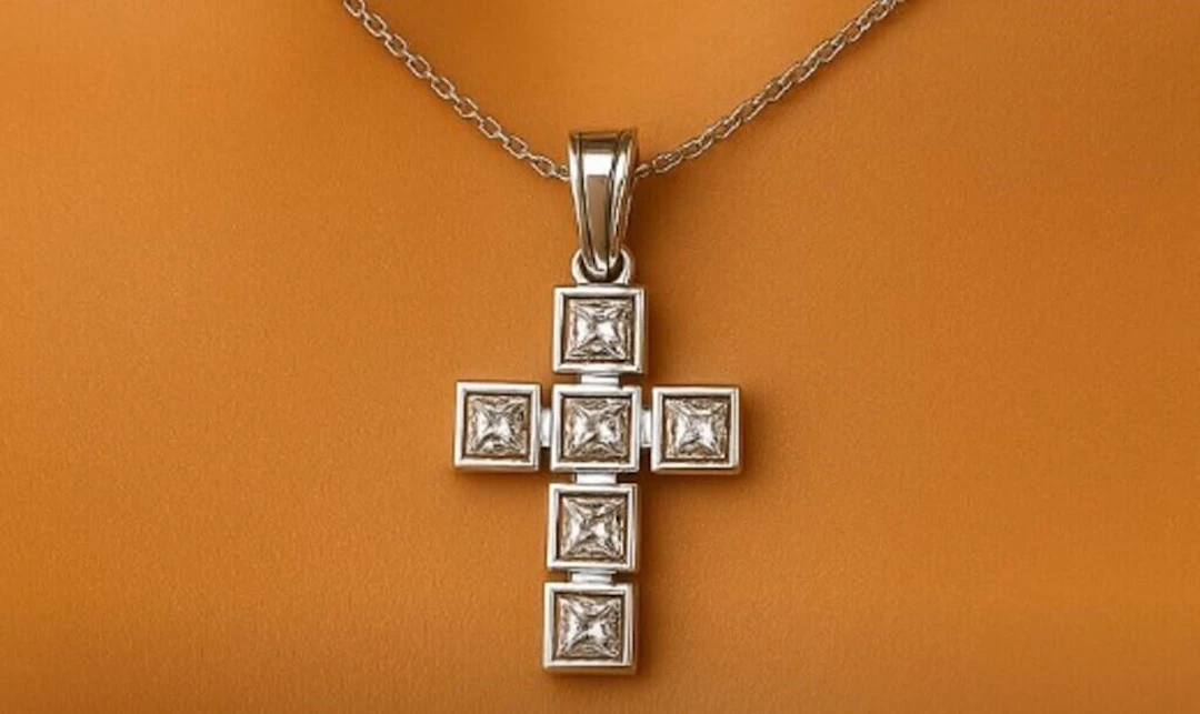 $4000 14K 5.5g CZ Pendant