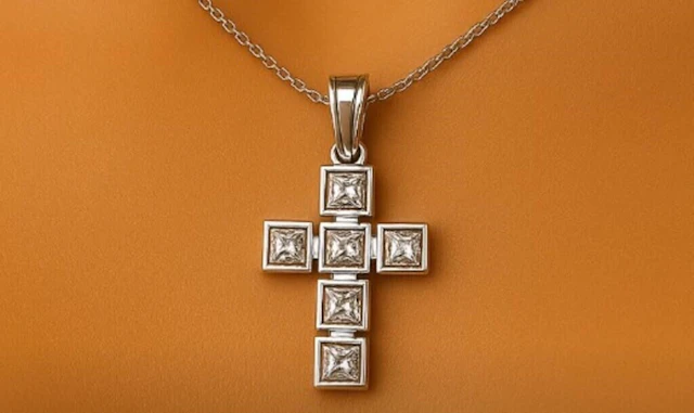 $4000 14K 5.5g CZ Pendant