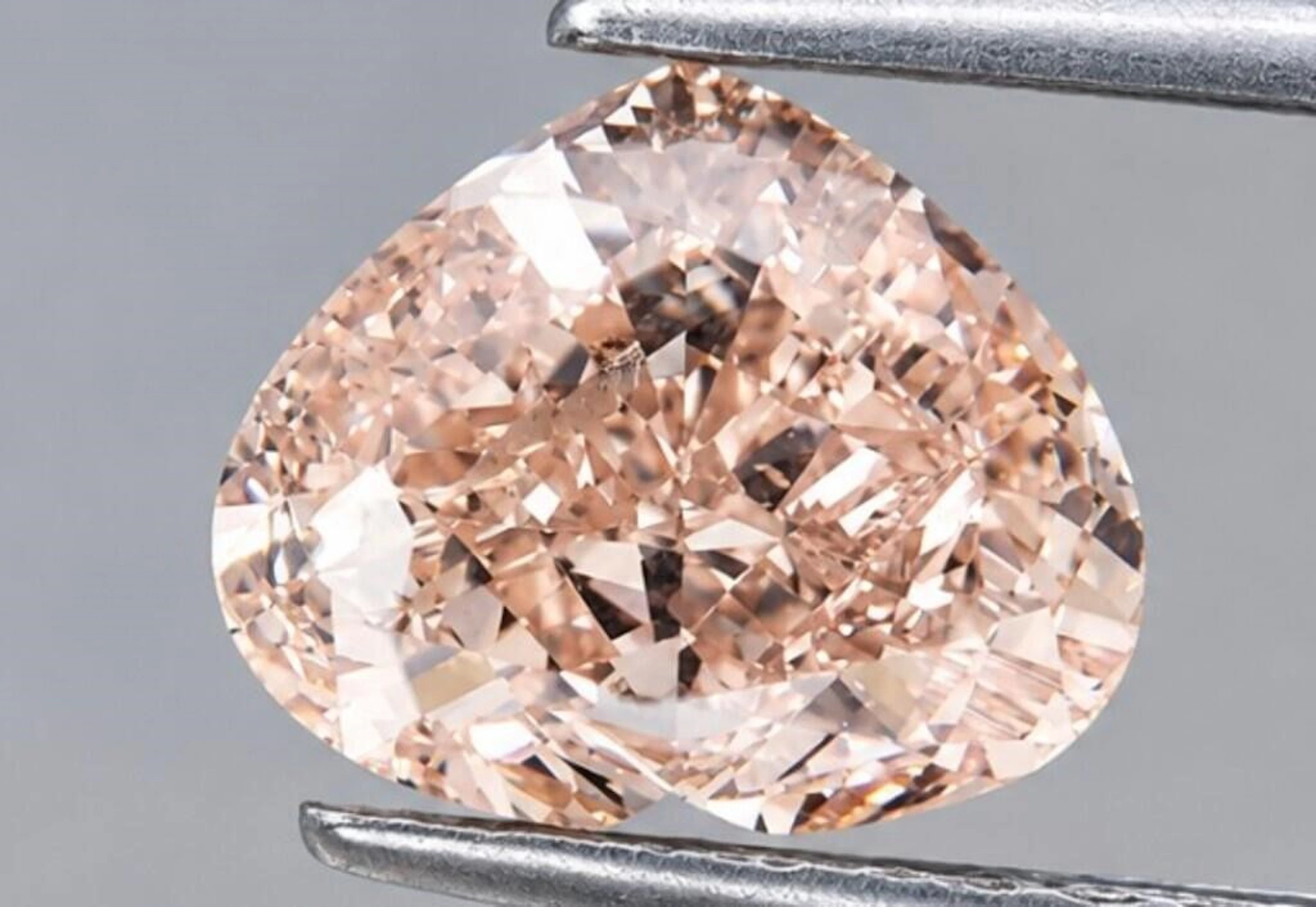 $45700 GIA Certified, natural diamond 1ct.HEART MO
