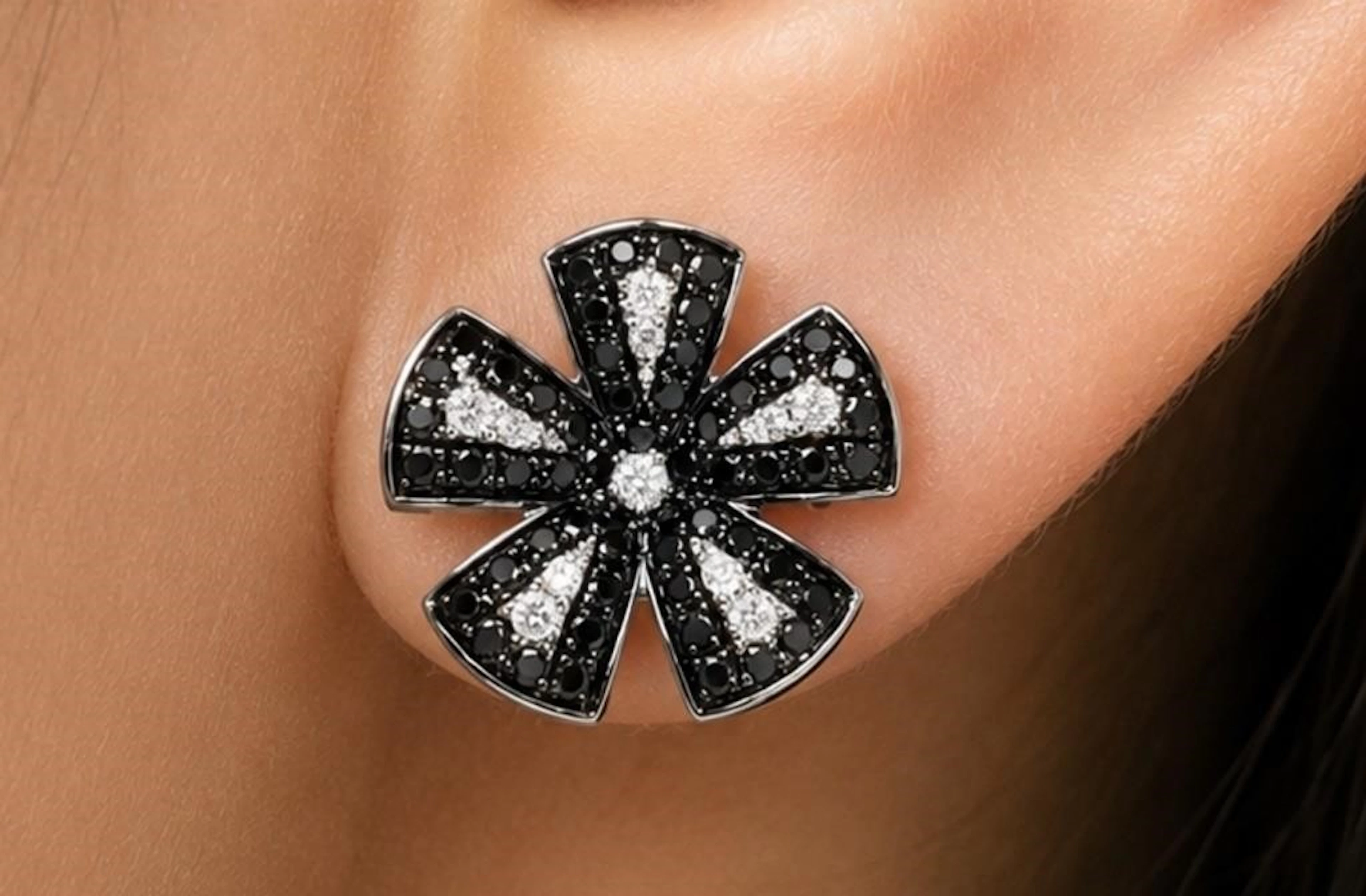 $4275, 14k(4.78g), natural diamond (1.33ct)earring