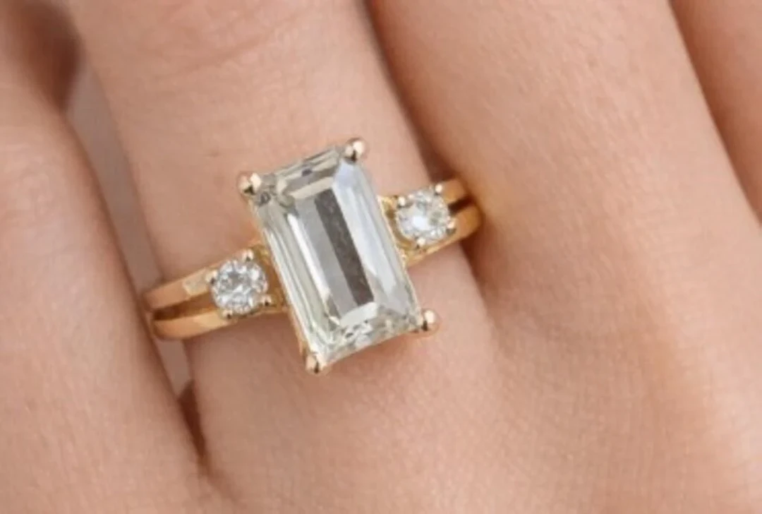 $3100, 10K YG (1.55g), Zultanite (0.85ct), Diamond