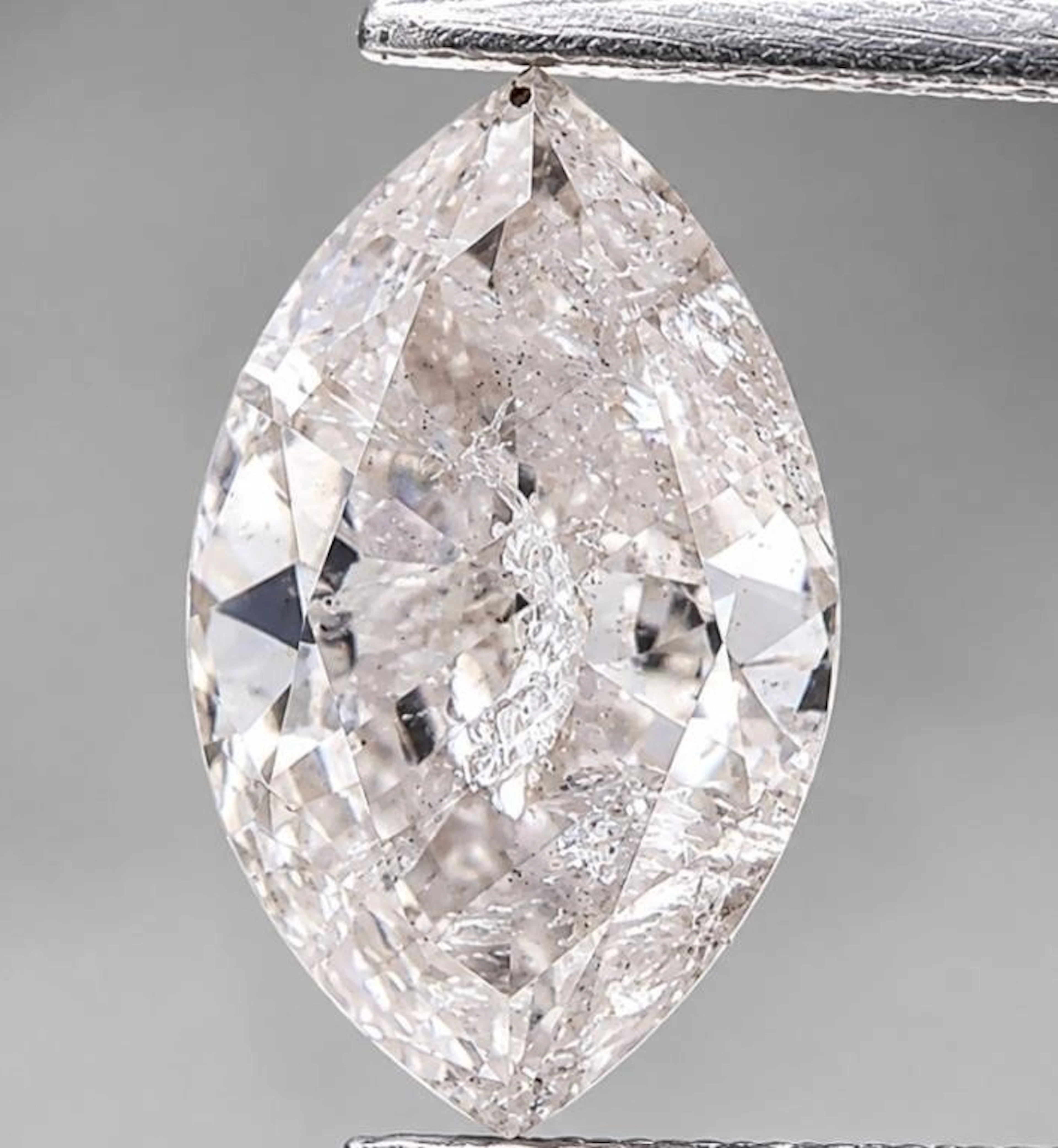 $9300* GIA Certified, natural diamond 0.95ct.Marqu