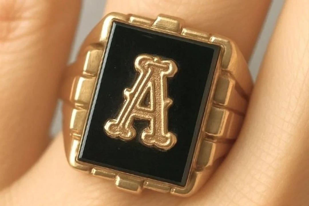 $3000, 10k(4.74g), men estate ring, size 10.5, msr