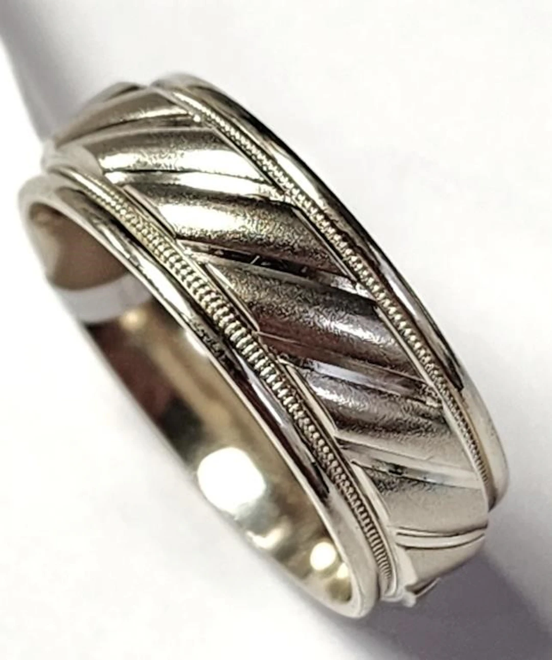 $5150, 10K(12g), MEN'S RING, retail value $5150