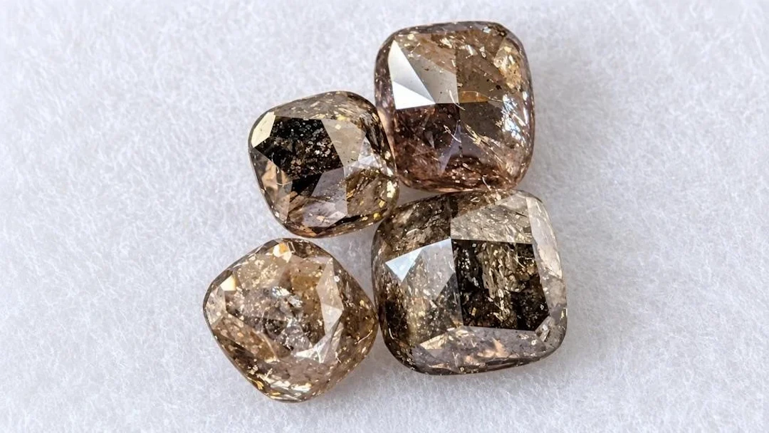 $2000, pink diamond (1ct)gemstone, retail value $2