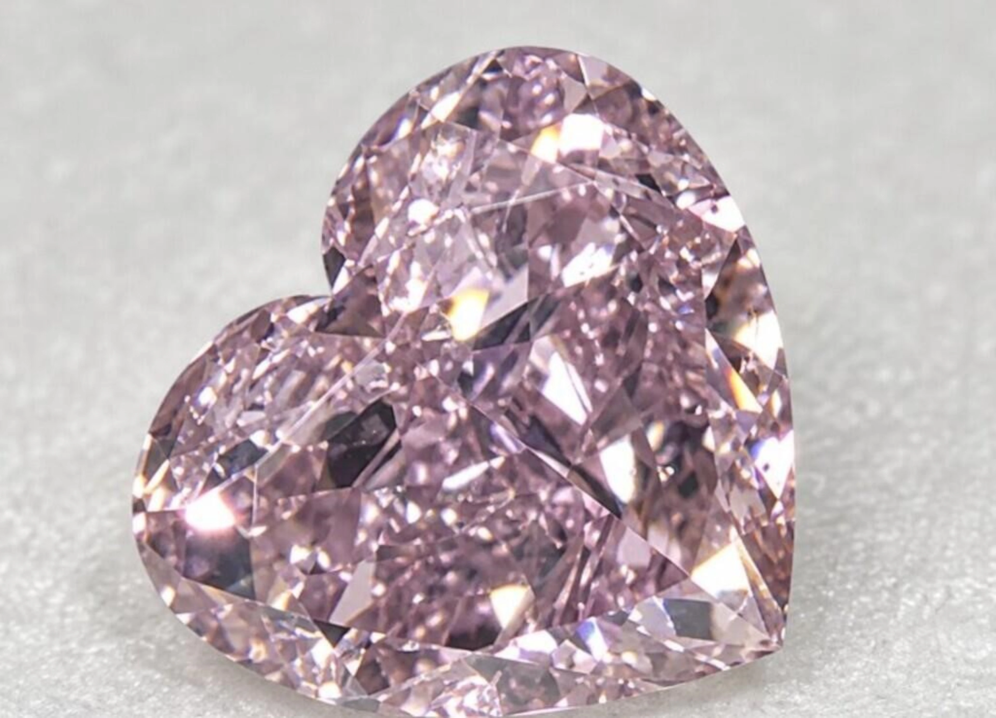 $34945 GIA Certified, natural diamond 0.98ct.HEART