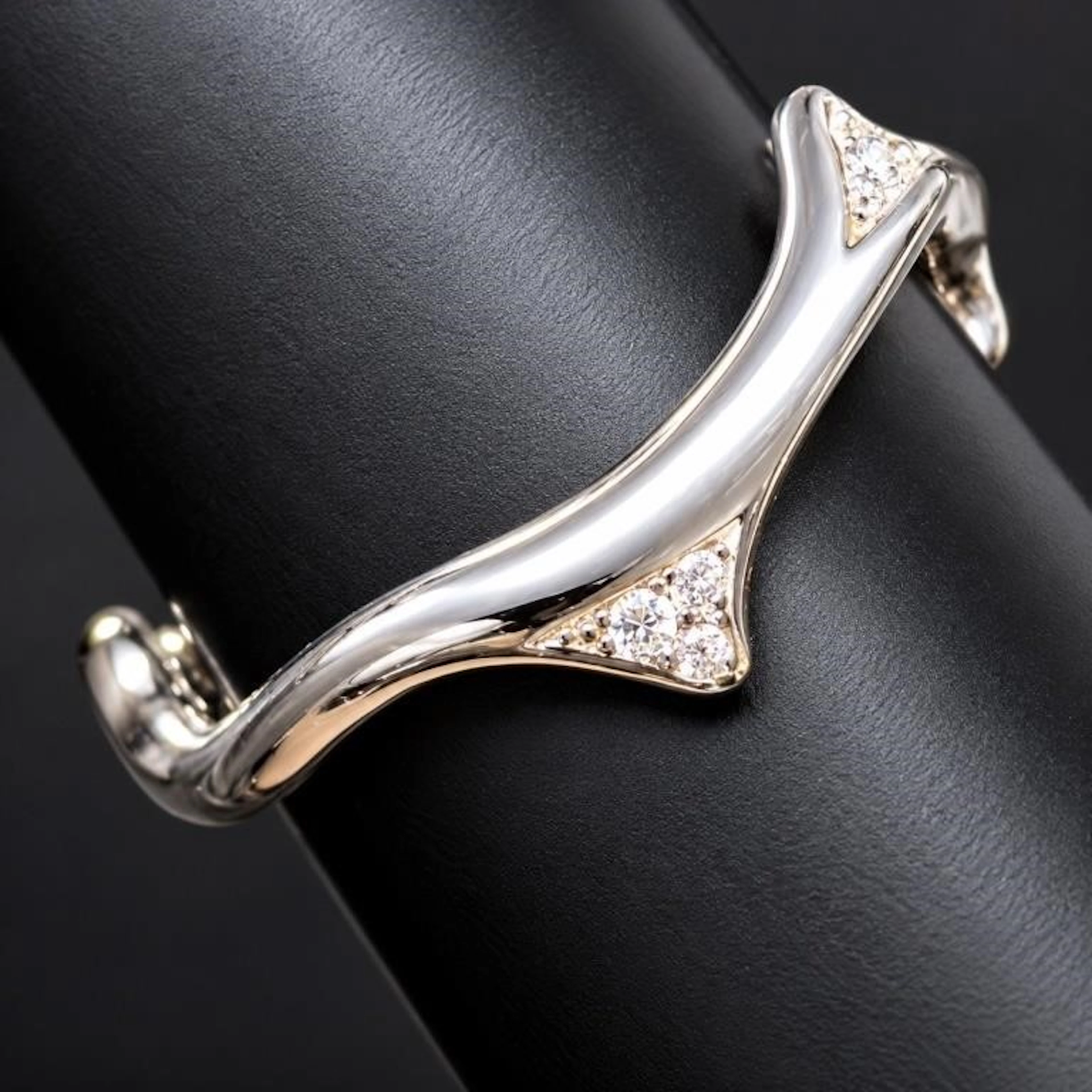 $80, silver(2.4g), cz ring, size , retail value $