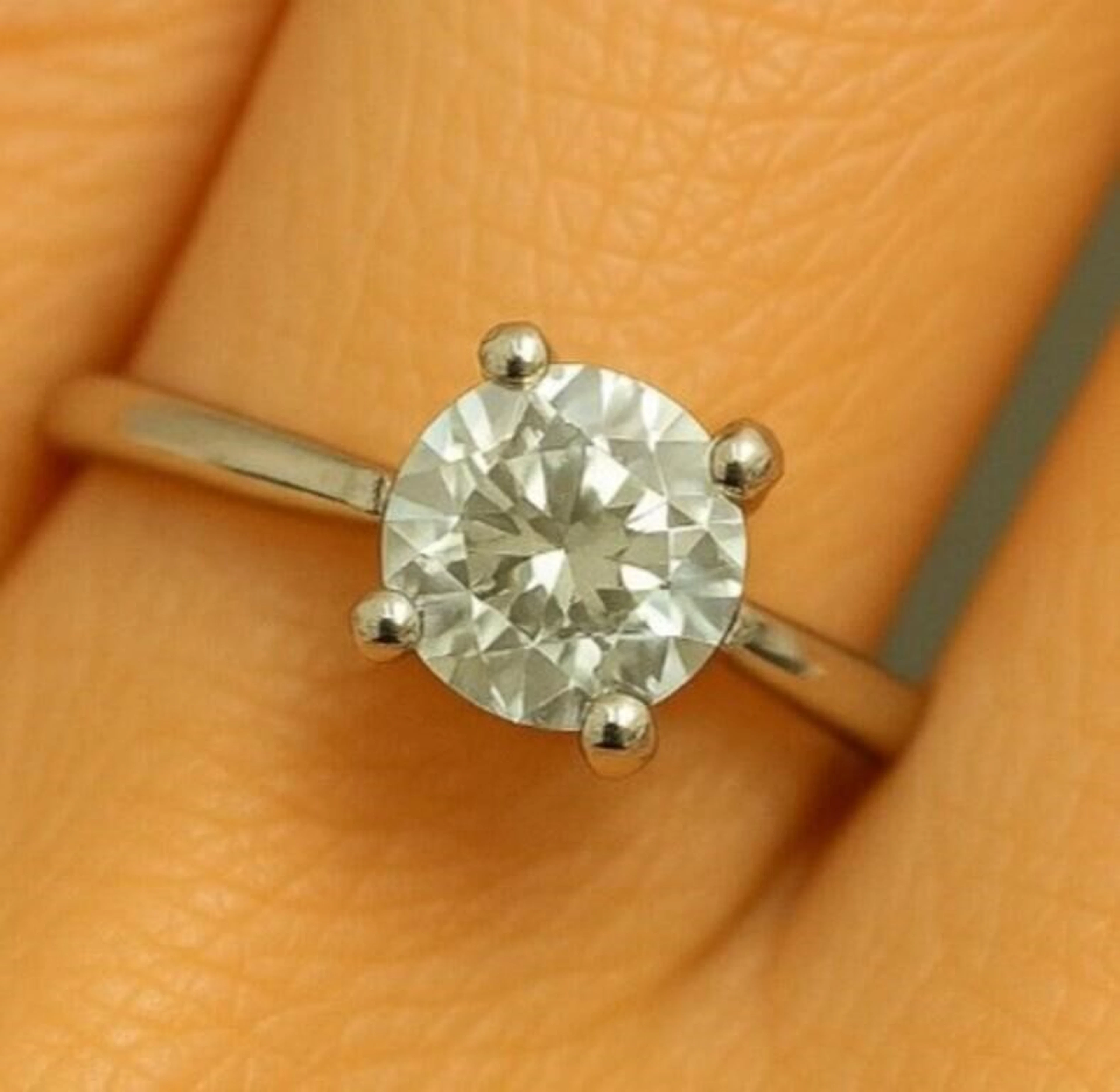 $2400, 14k(2g), diamond (0.22ct)ring, size 5, reta