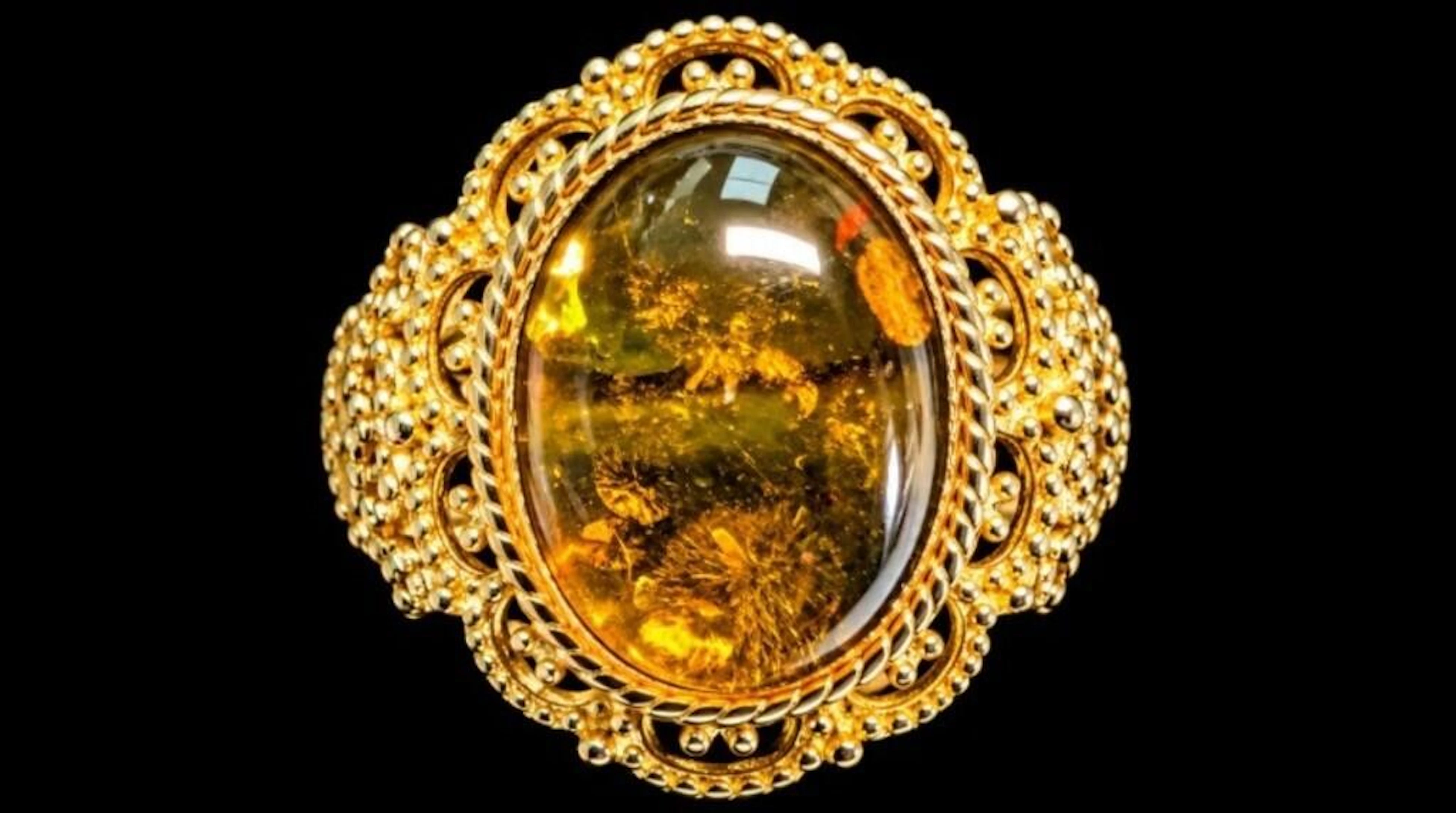$280, silver(4.07g), amberring, size , retail valu