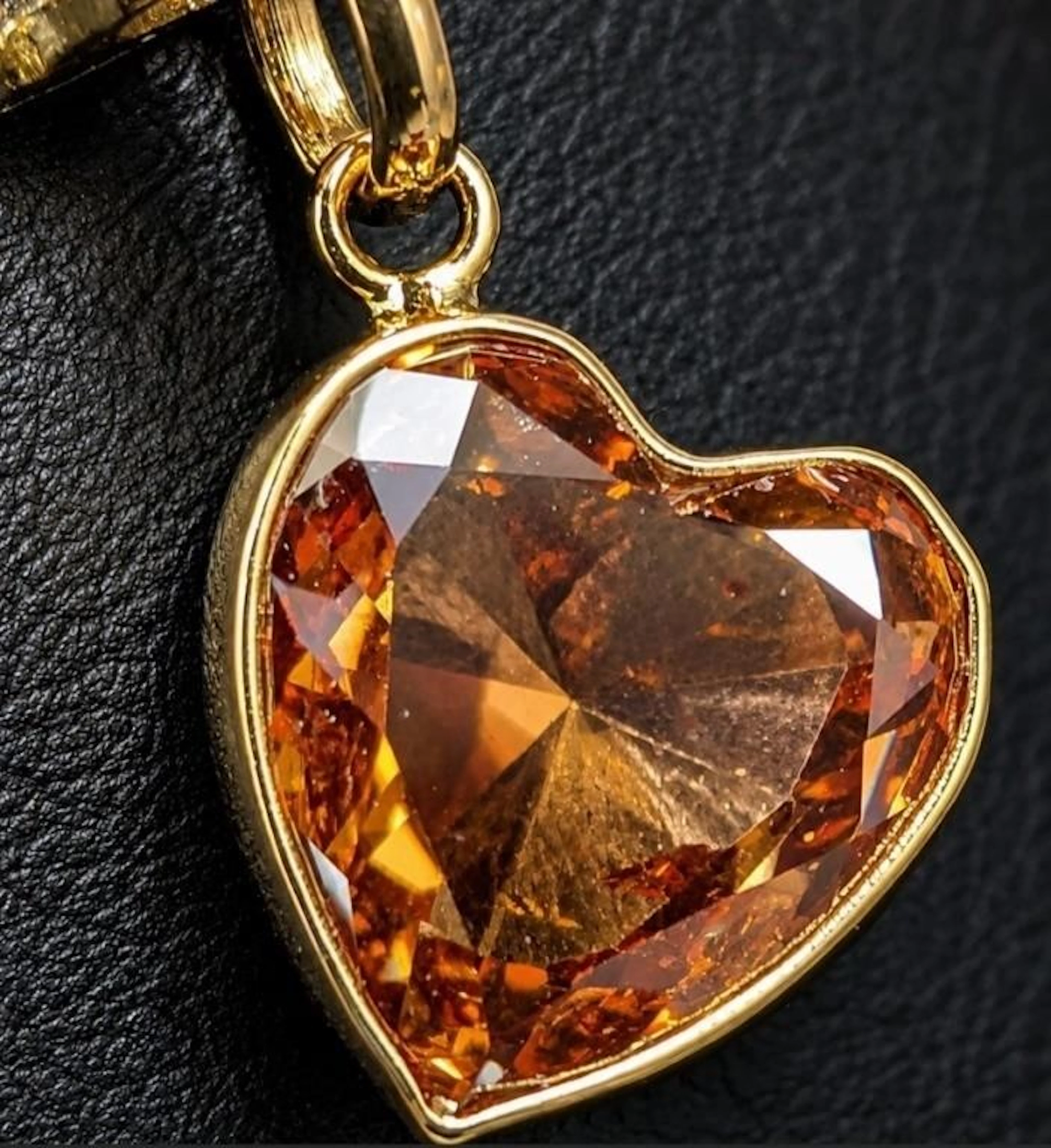 $2200, 10k color lab diamond (2.7ct) pendant, MSRP
