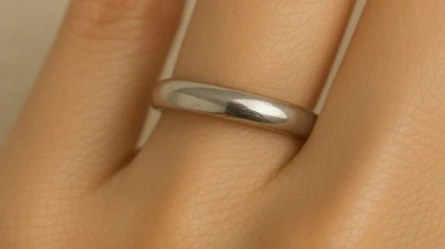 $1200 14K 3.3g Ring