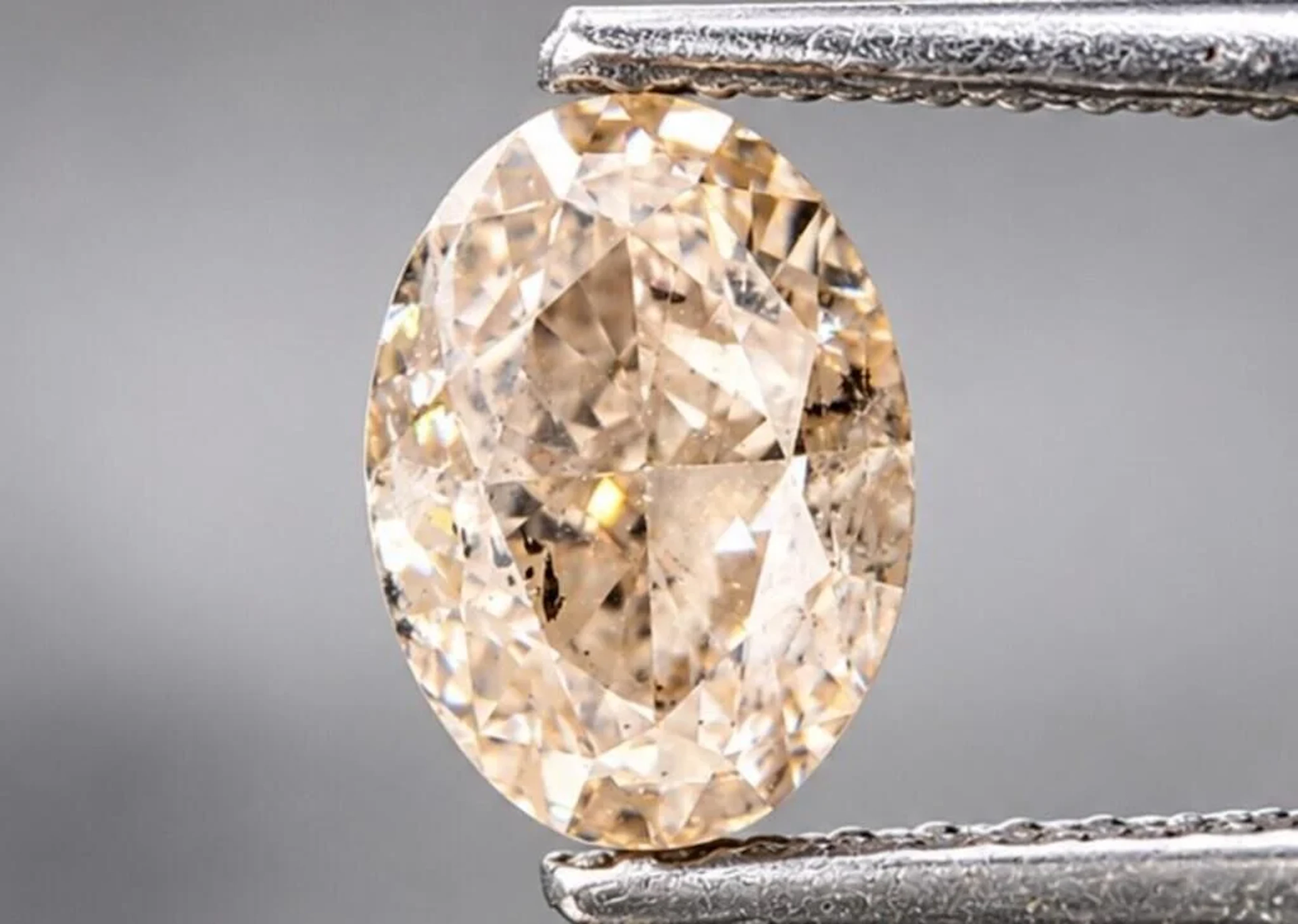 GIA Certified, natural diamond 1.01ct.OVAL