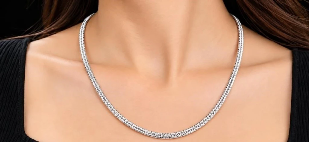 $140, sterling silver(4.7g), chain 24", retail va