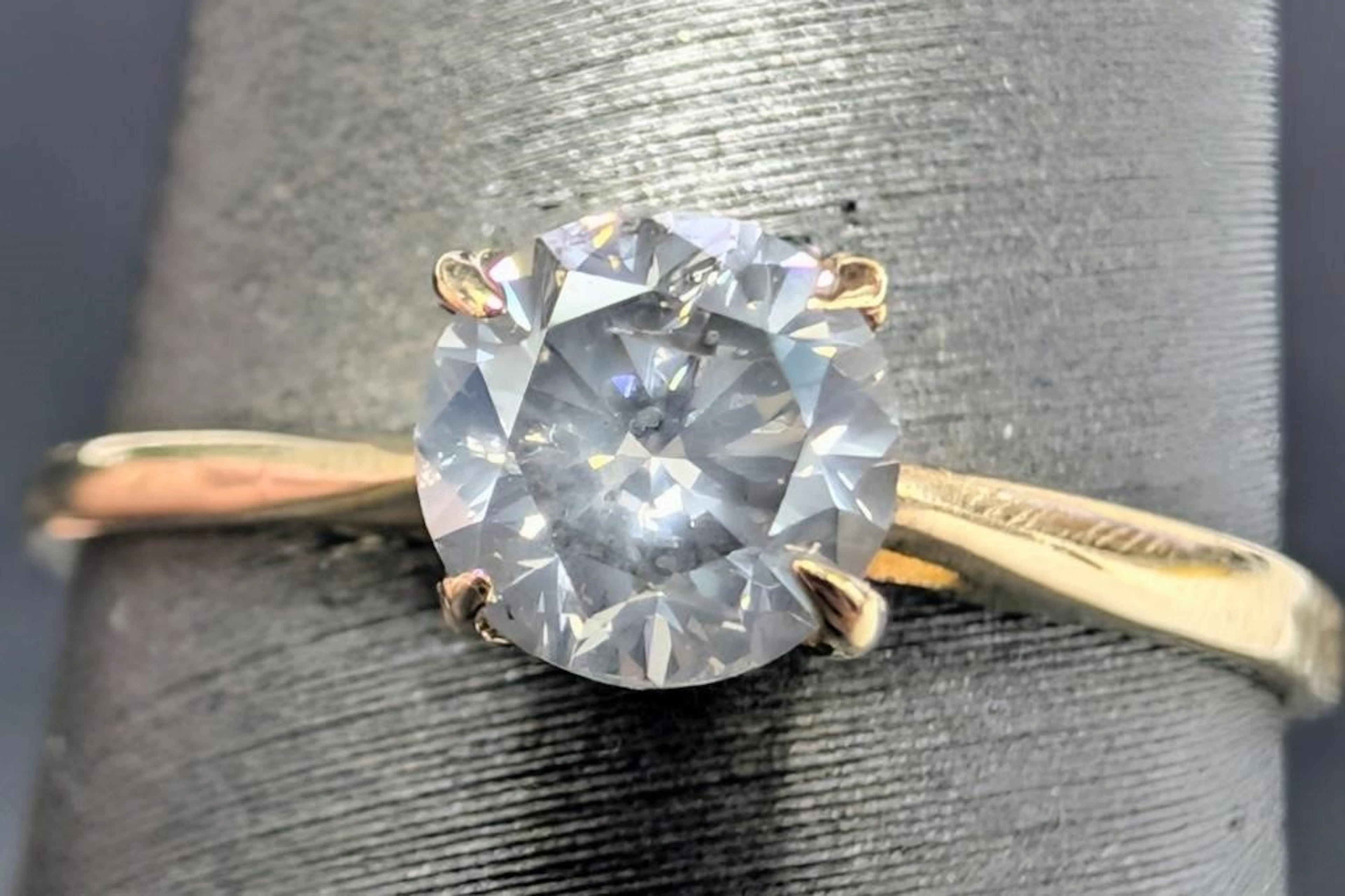 $1995, 10k(1.32g), salt and pepper diamond (0.5ct