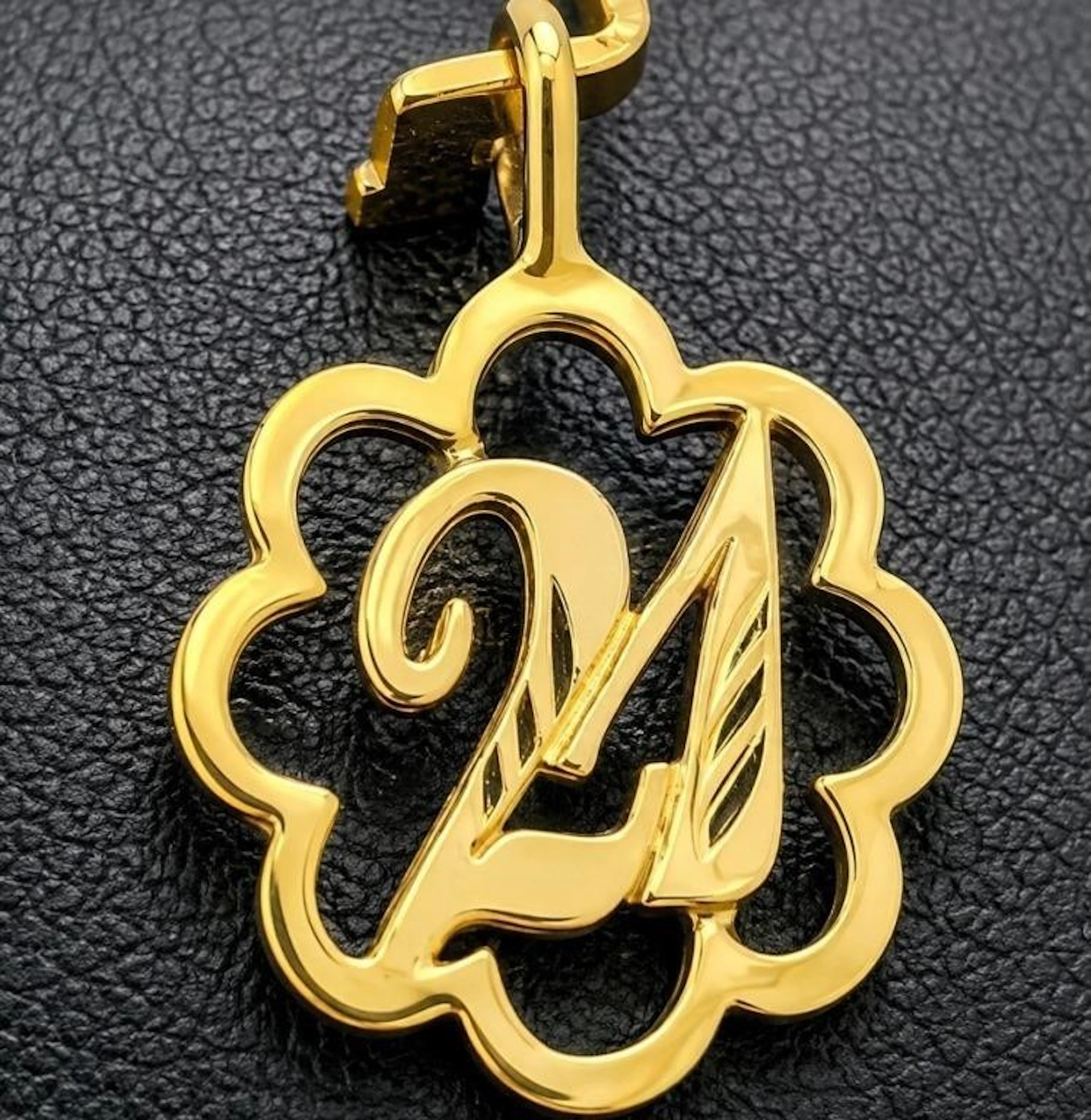 $580, 10k(0.85g), pendant, retail value $580