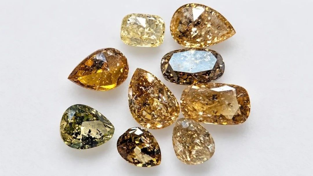 $1600, Assorted fancy color diamonds (1ct)gemstone