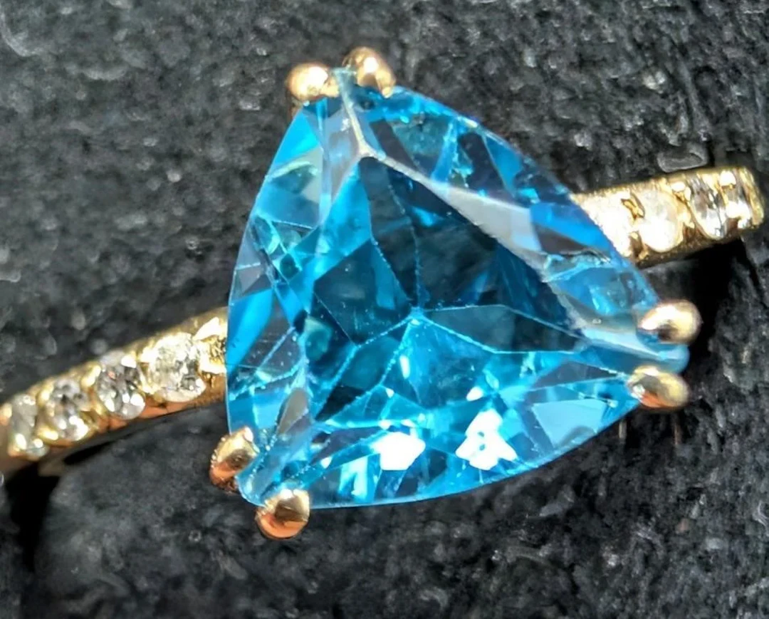 $2400, 10K(1.7g), BLUE TOPAZ (1ct), DIAMOND (0.06c
