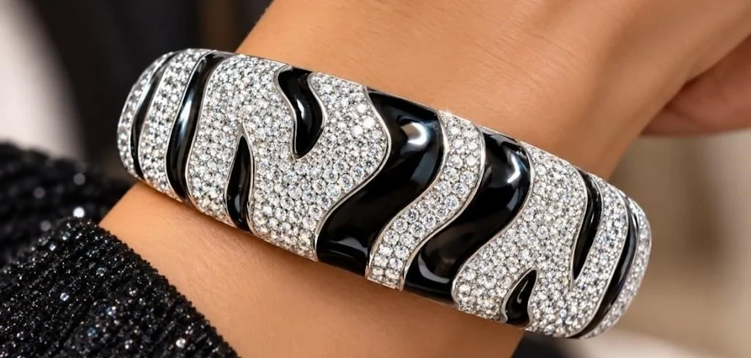 $1900, silver(31.3g), bangle, retail value $1900