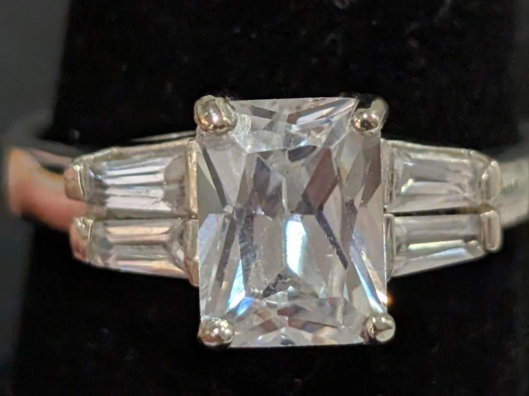 $110, Silver(4.35g), czRing, size 7, appraised/ret