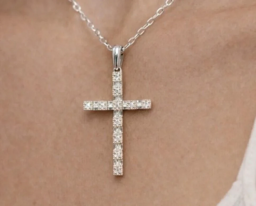 $1960, 10k(2.58g), diamond (0.05ct), diamond (0.1c