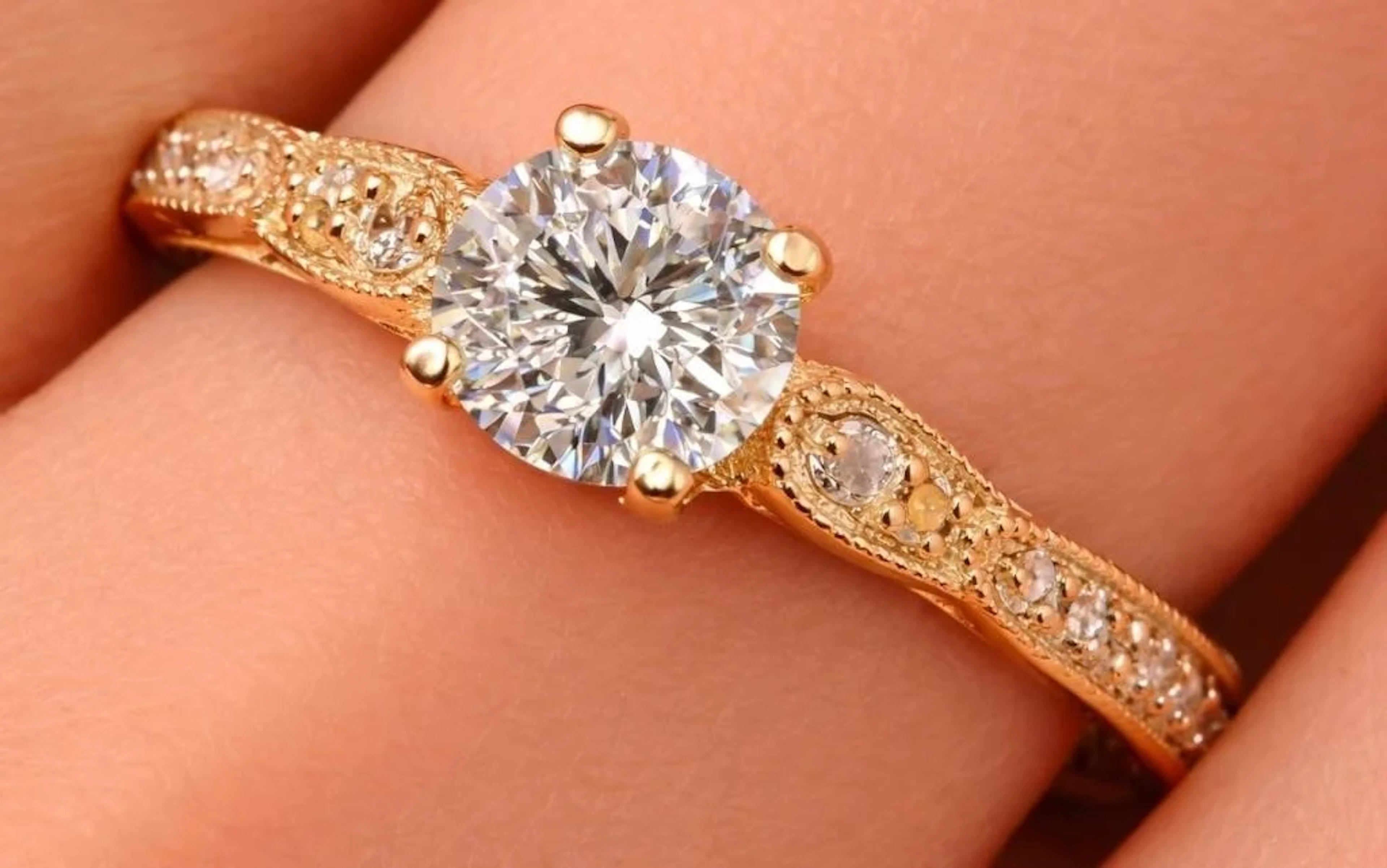 $3000, 10k(1.68g), Natural color diamond (0.55+0.1