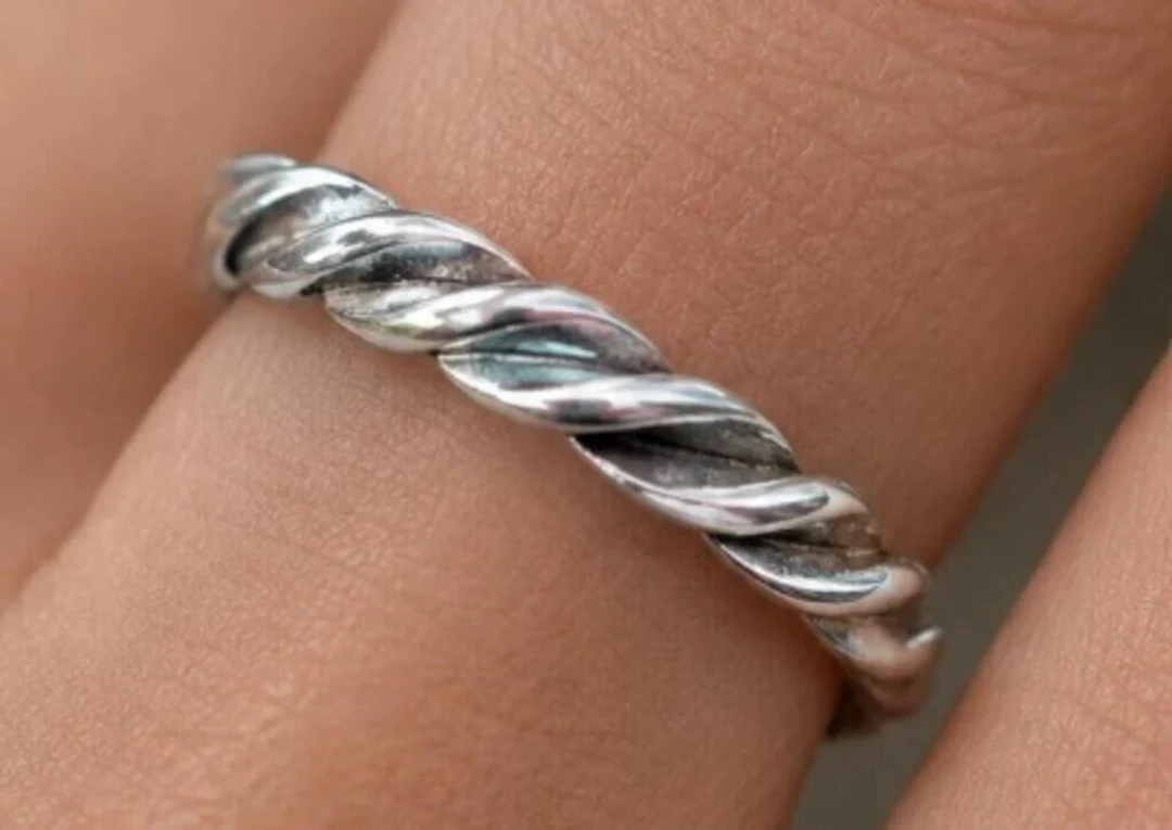 $40, SILVER(1.4g), RING, size , retail value $40