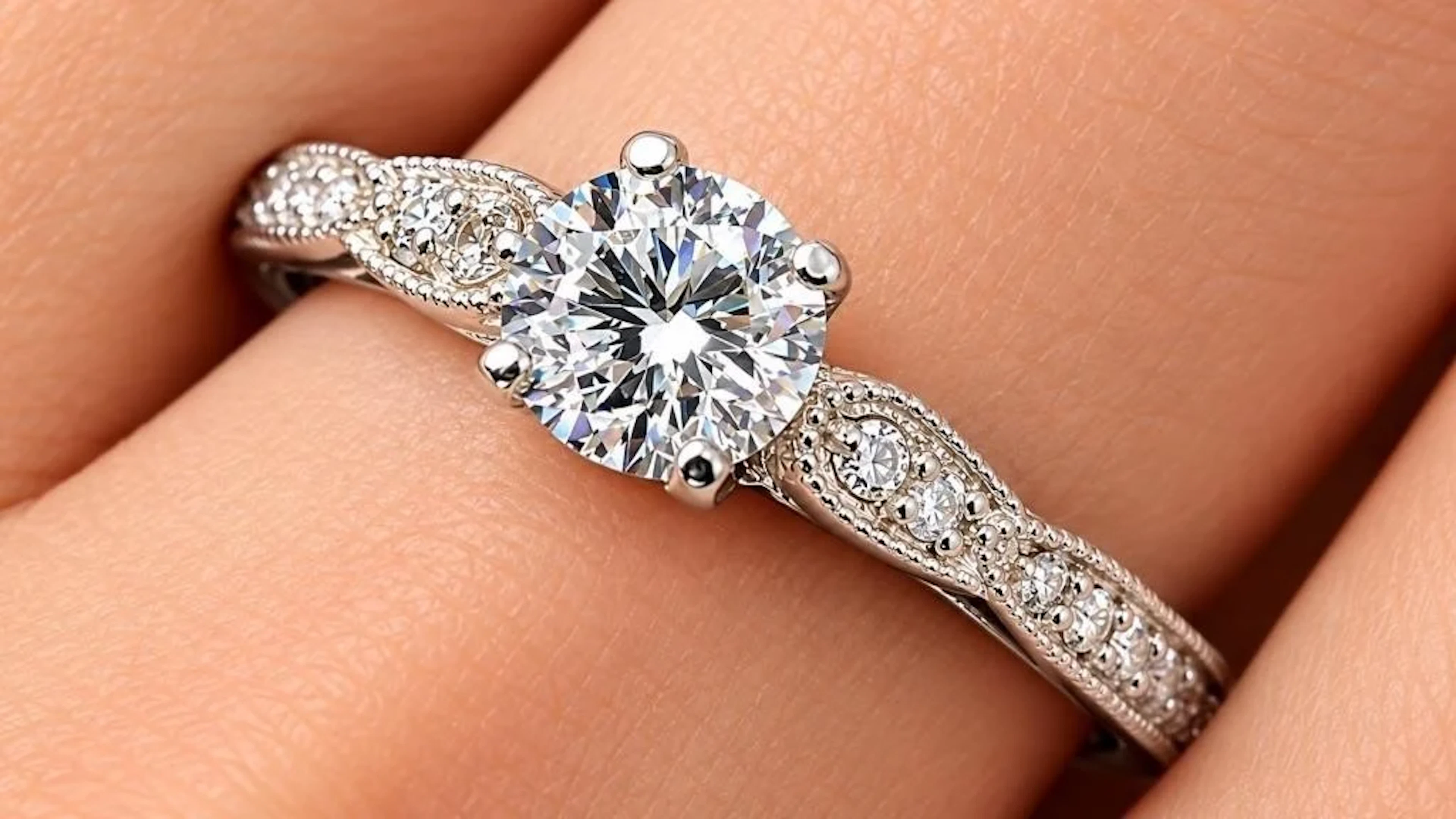 $2210, 14k(1.85g), lab diamond (0.54+0.1ct)ring