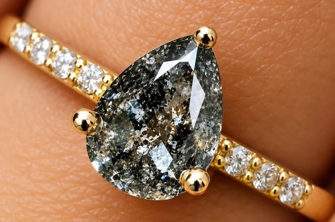 $1840, 10K(1.96g), NATURAL SALT PEPPER DIAMOND (0.